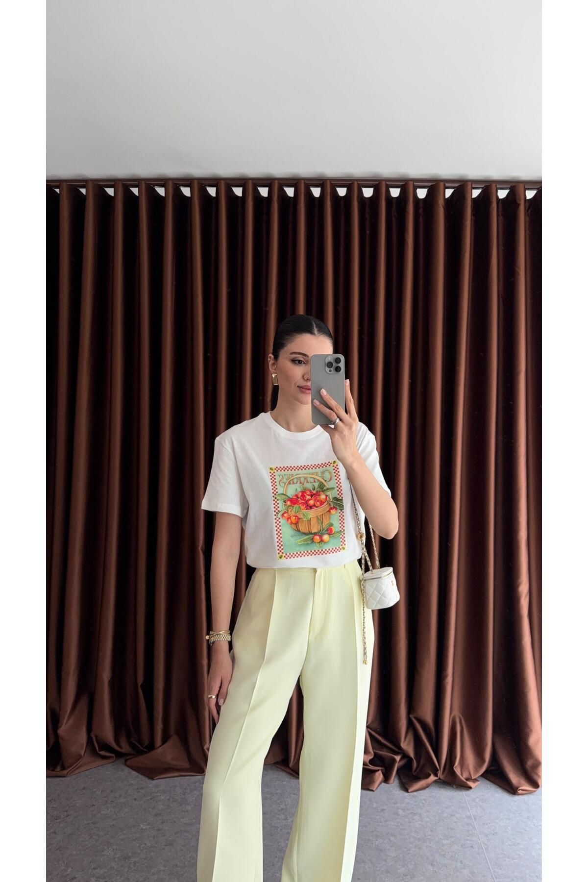 HAZELANNA Cherries Beyaz Tshirt