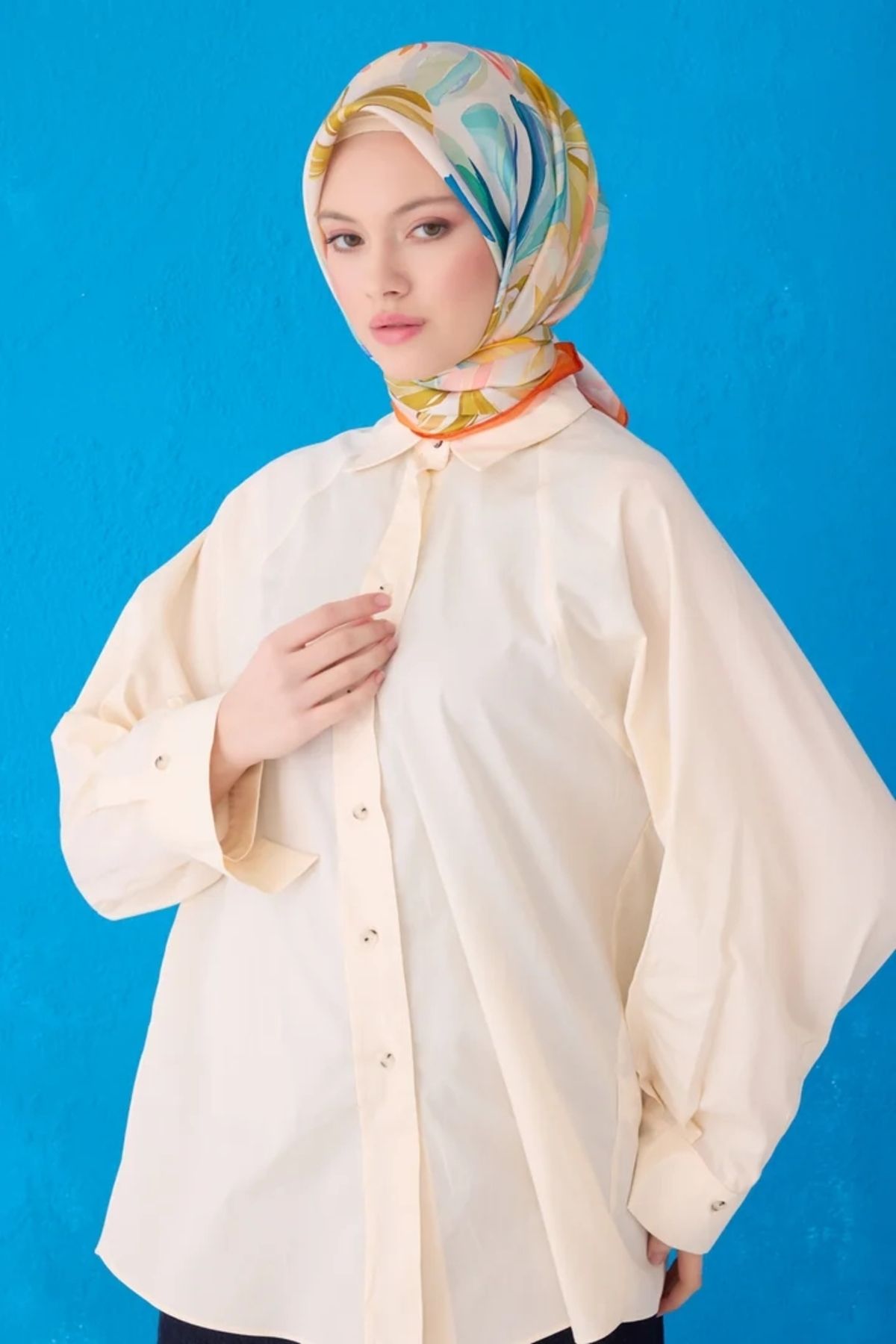 Belli Twill İpek Eşarp 4107D Çiçekli Desen Yağ Yeşili-Mavi-81