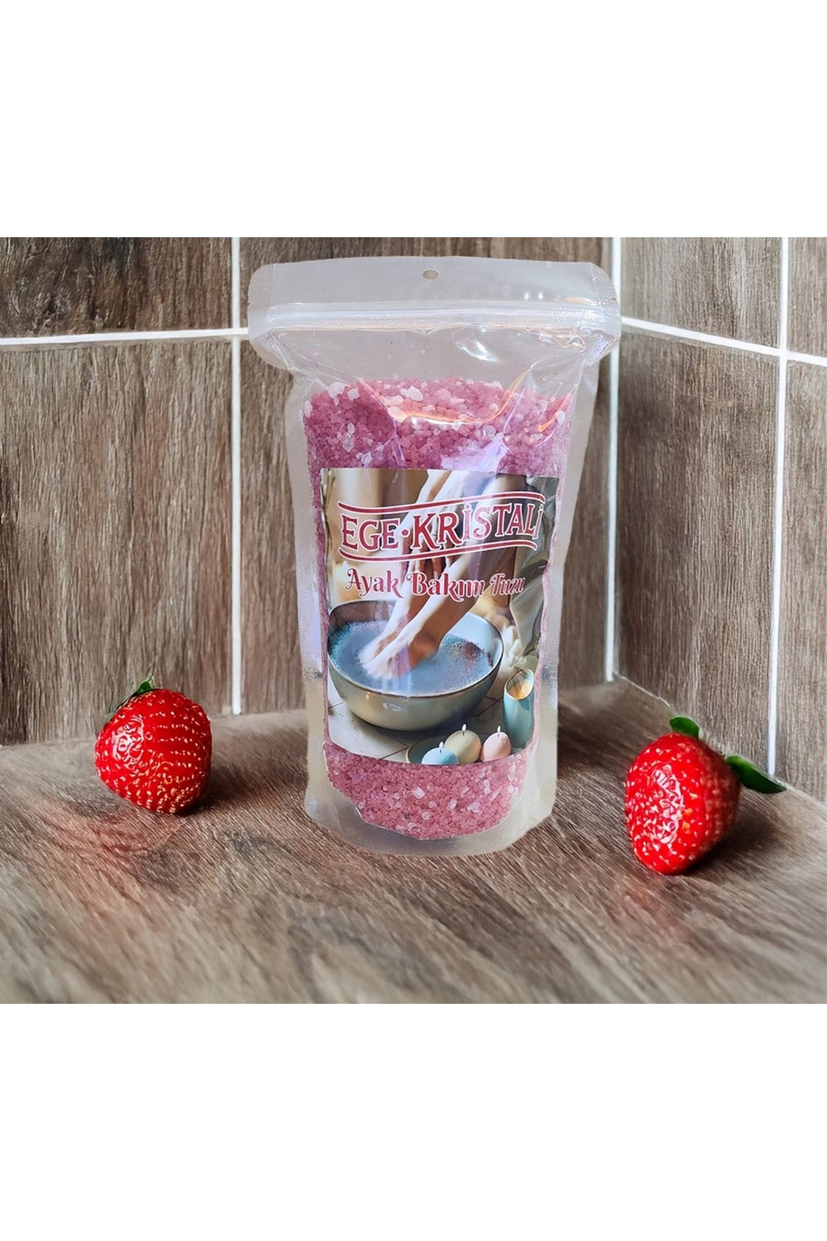 AboutThePerfect Çilek aromalı ayak bakım tuzu, 350g, rahatlatıcı ve ferahlatıcı deneyim için ideal