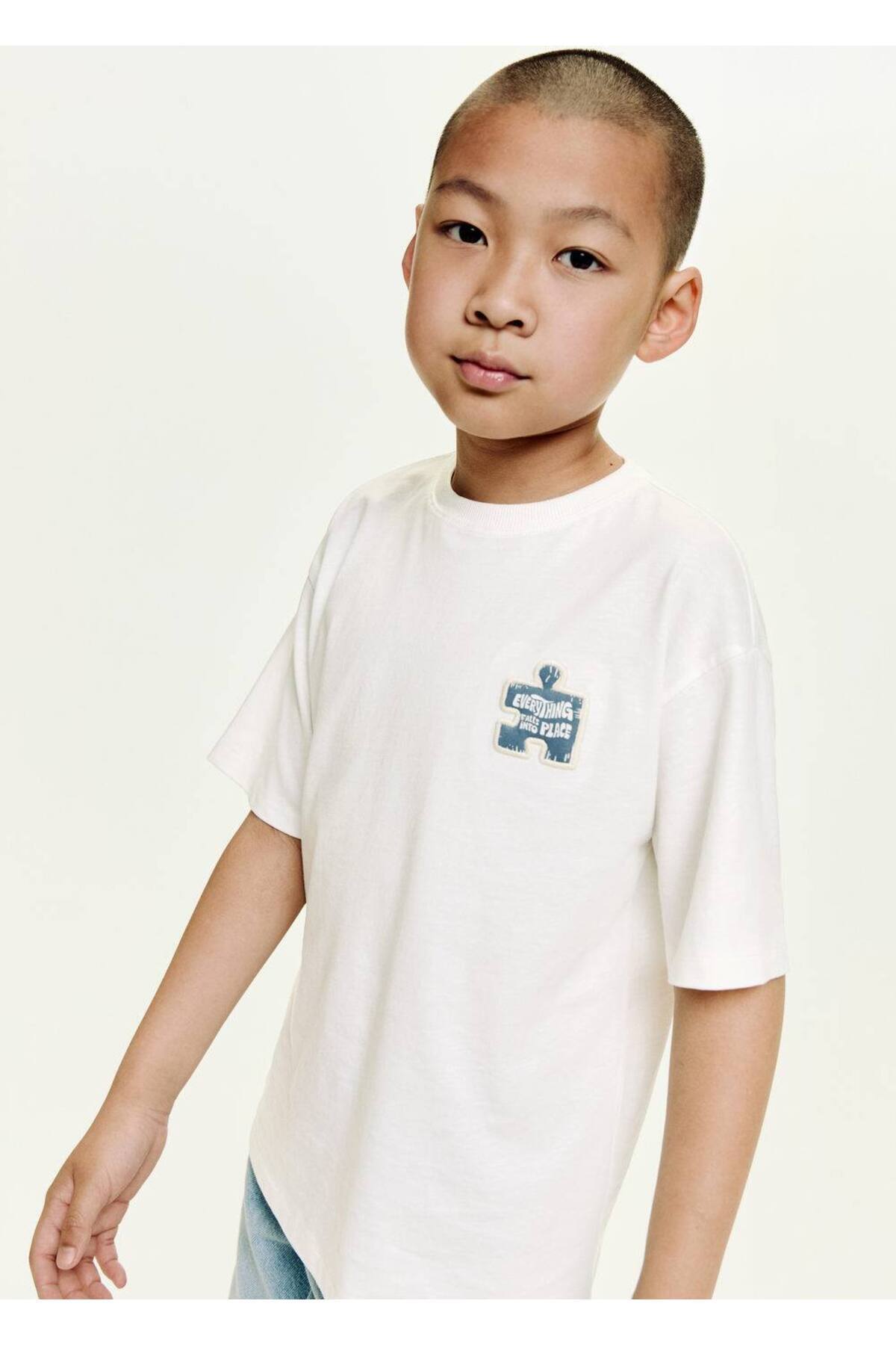 تیشرت بافتدار گلدوزی شده  تیشرت بافتدار گلدوزی شده