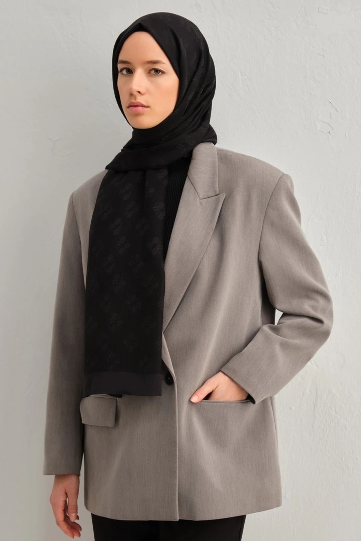 Armine Lyocell İpek Şal 1 Monogram Siyah-01