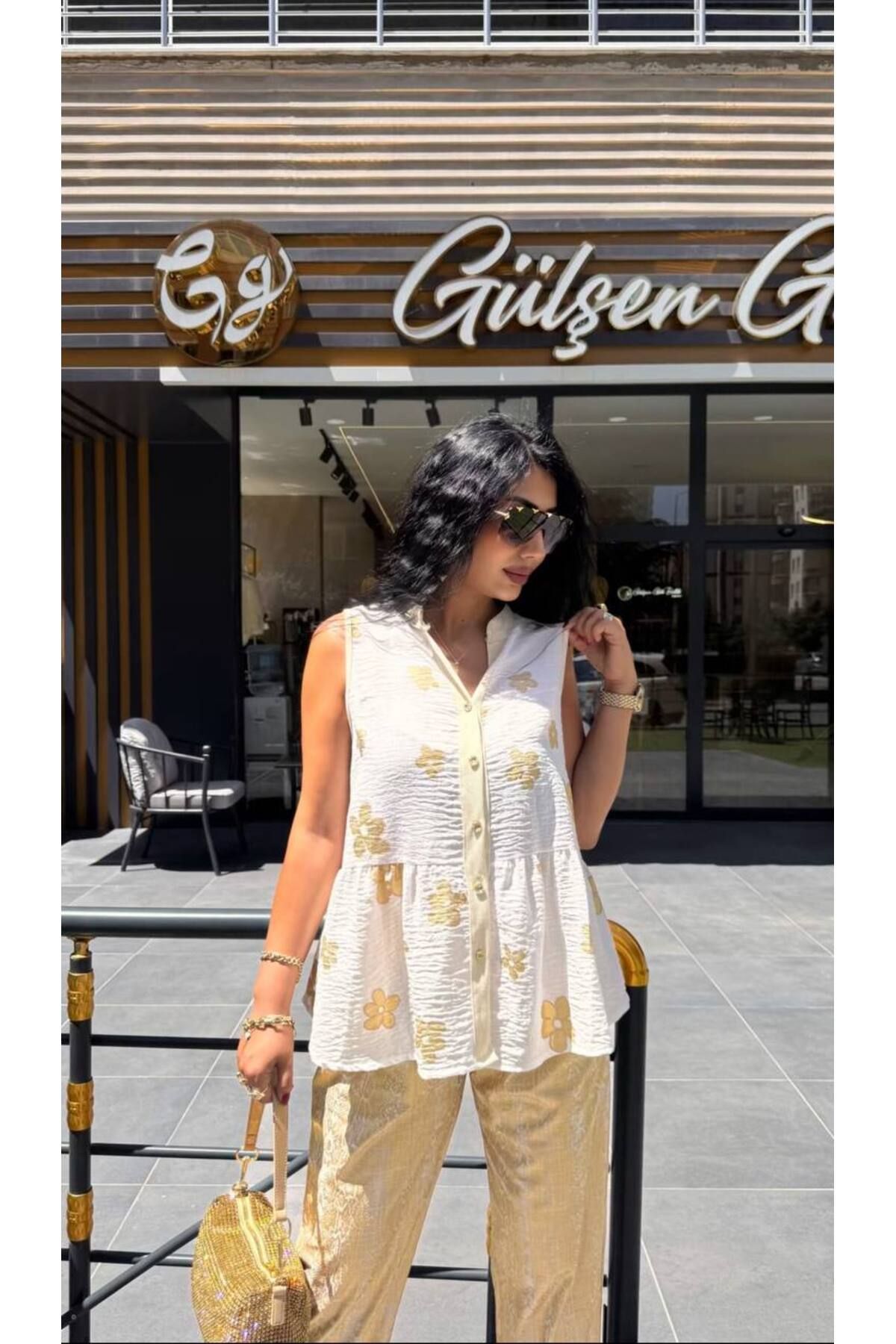 Gülşen Gök Butik Varak Desen Çiçek Detay İthal Gömlek