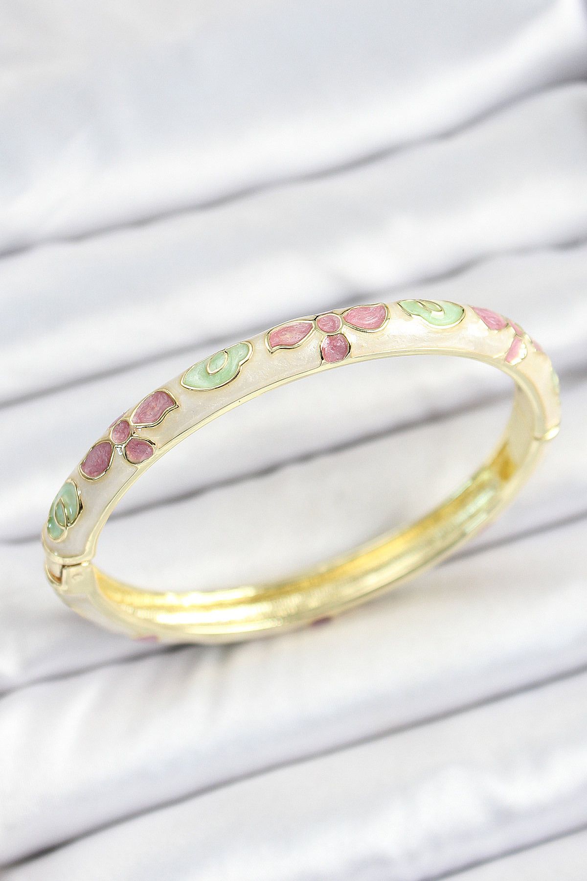 Goşenefmafe Mineli Pirinç Yeşil Pembe Çiçek Desenli Gold Renk Kadın Kelepçe