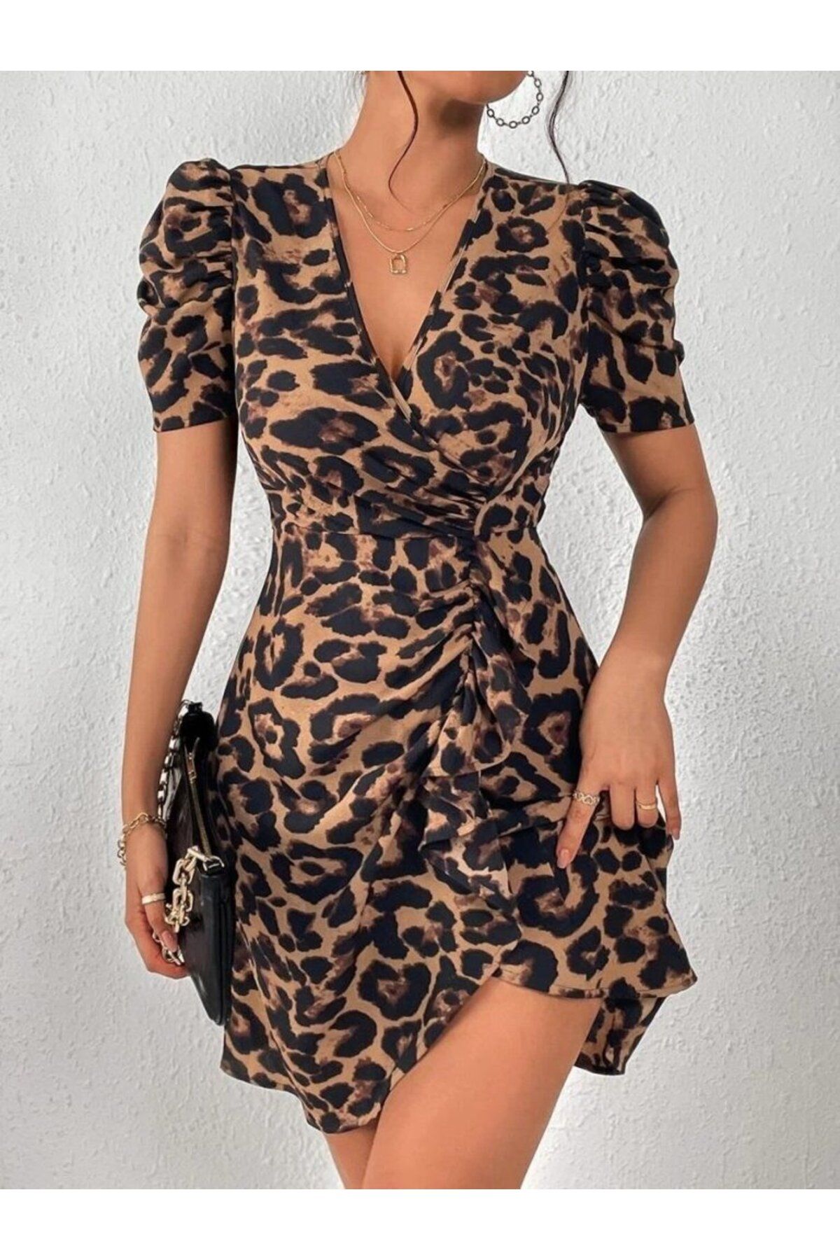 D&M Life Collection Kadın Kısa Balon Kollu Kruvaze Yakalı Asimetrik Kesim Detaylı Atlas Kısa Elbise