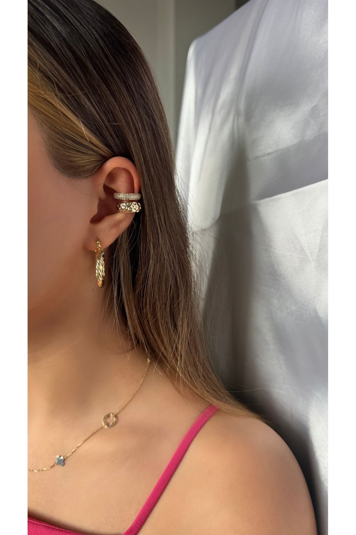 Nermin Jewels Ear Cuff 2li Gold Kulak Kıkırdak Küpe Altın renk Piercingsiz Paslanmaz Çelik