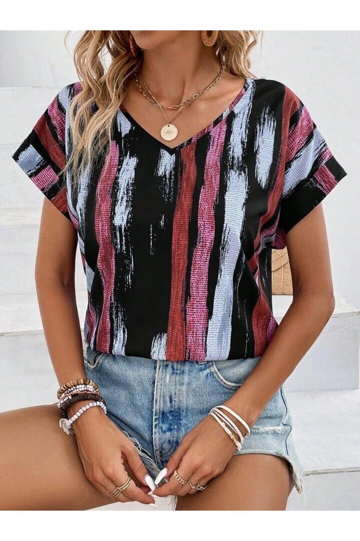D&M Life Collection Kadın Kısa Yarasa Kol Fırça Desenli V Yaka Süprem Bluz