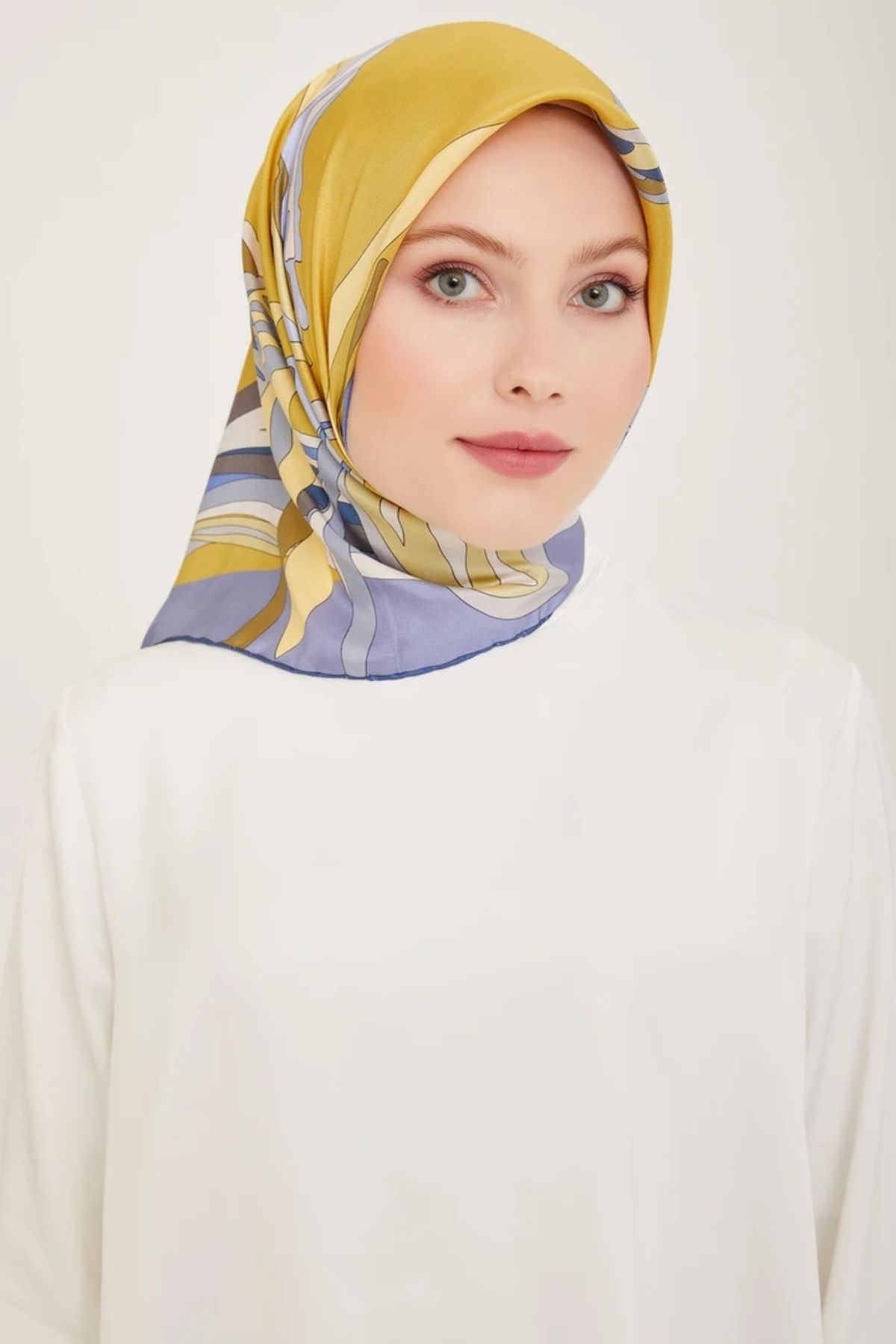 Belli Twill İpek Eşarp 4017D Çiçekli Desen Bebe Mavisi-Sarı-80