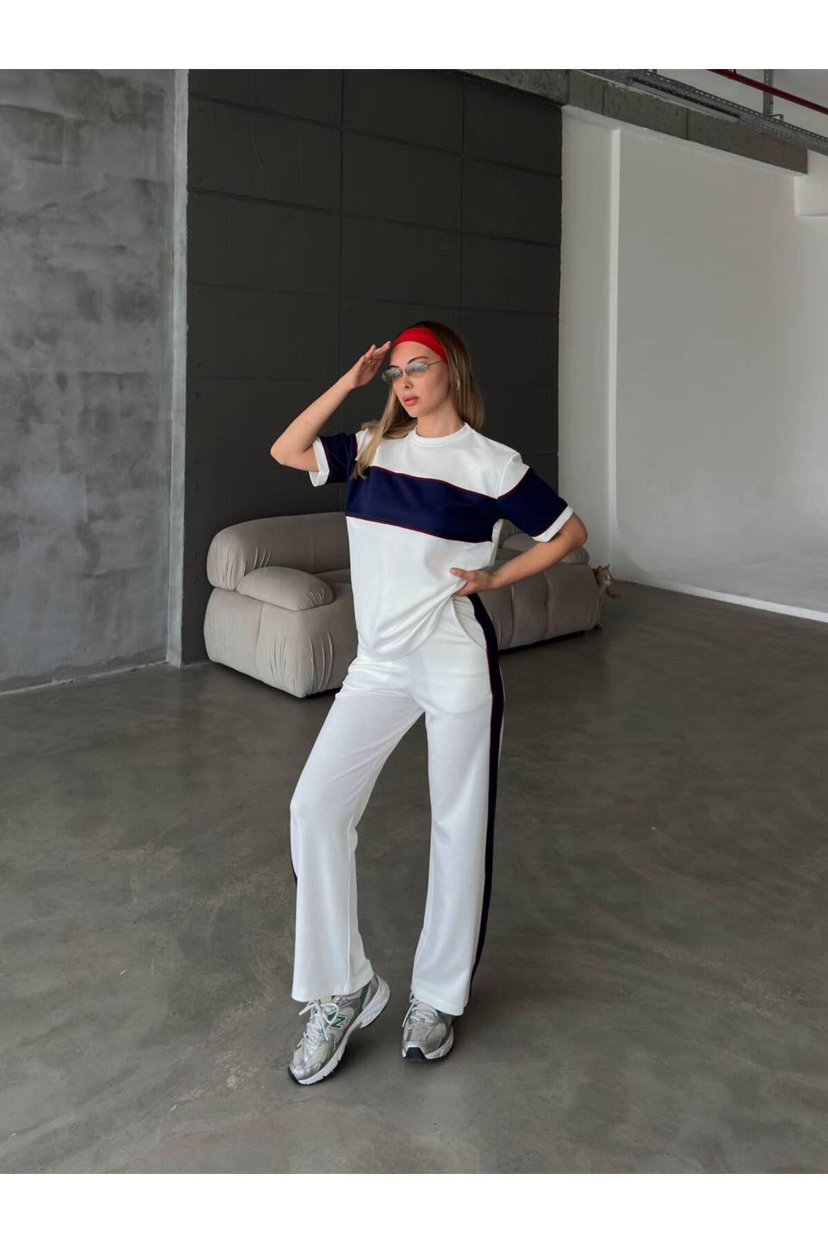 YONEZ MODA Kadın Modal Kumaş Çift Cepli Şerit Detaylı Pantolon Tişört Takım