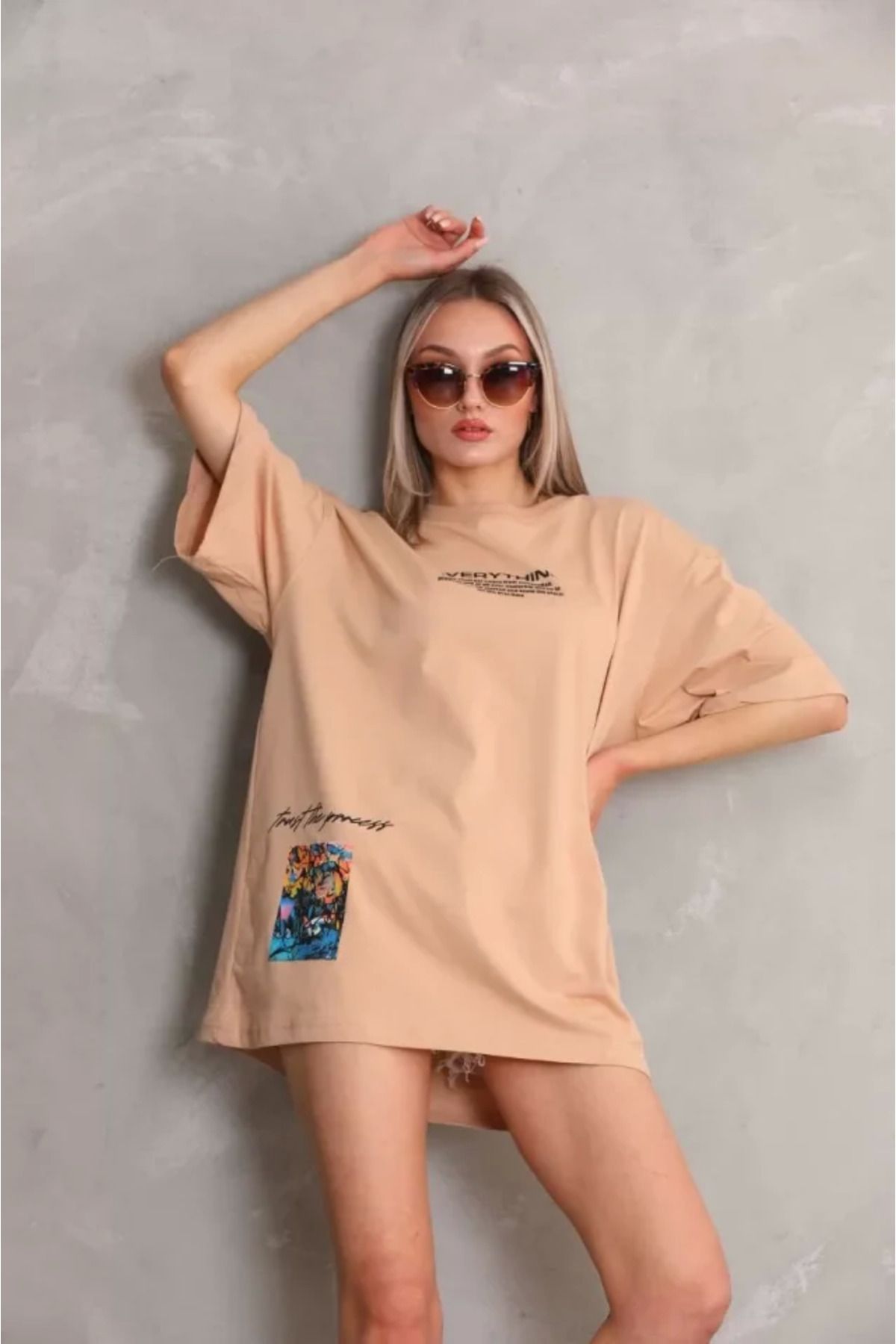 Omarı Rahat Kesim Bisiklet Yaka Baskılı T-Shirt - Bej