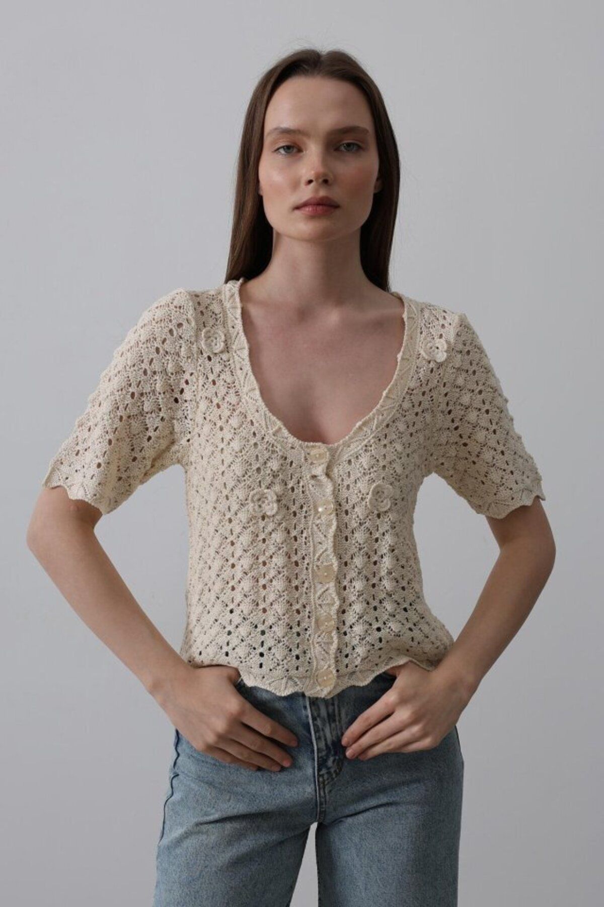 D&M Life Collection Çiçek Detaylı Düğmeli Triko - Ekru