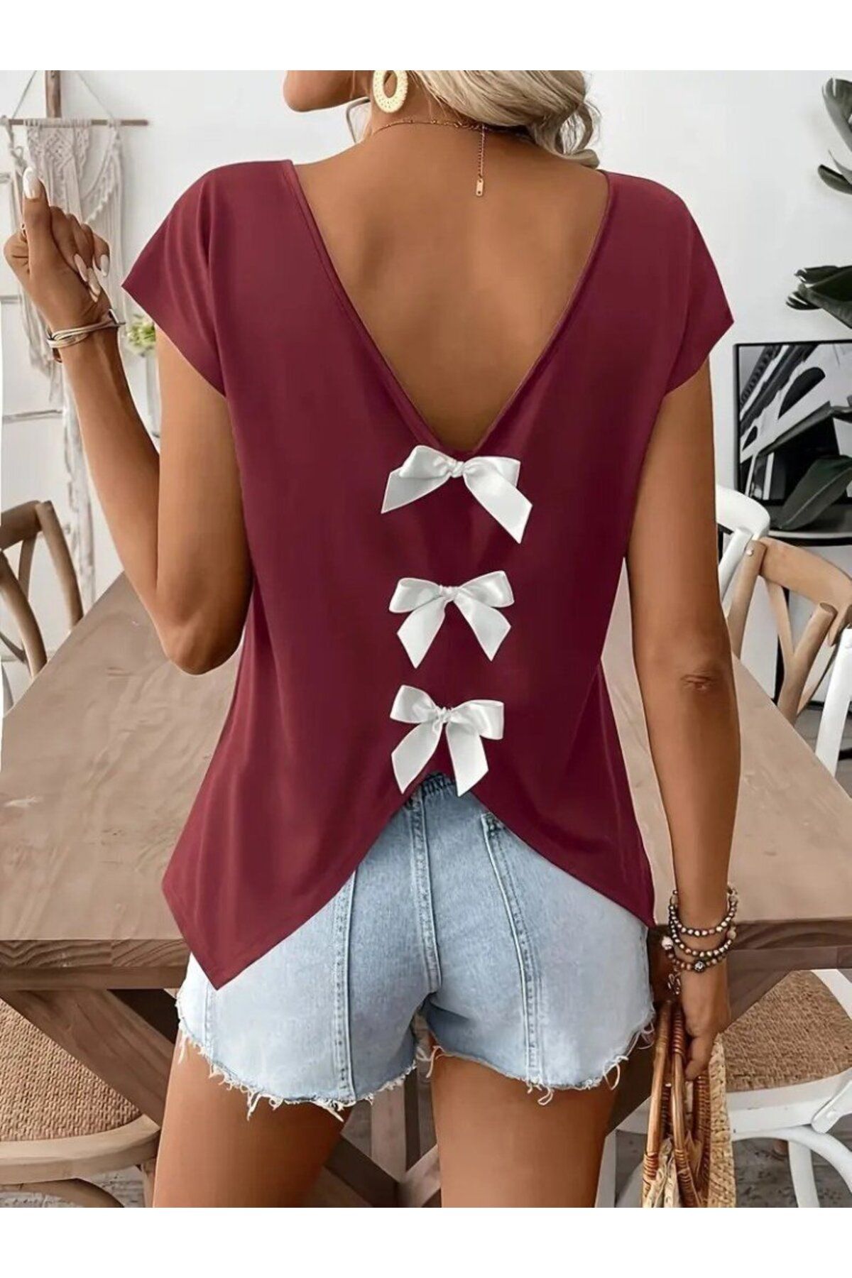 D&M Life Collection Kadın Kısa Kollu V Yakalı Arkadan Kurdele Detaylı Viskon Bluz