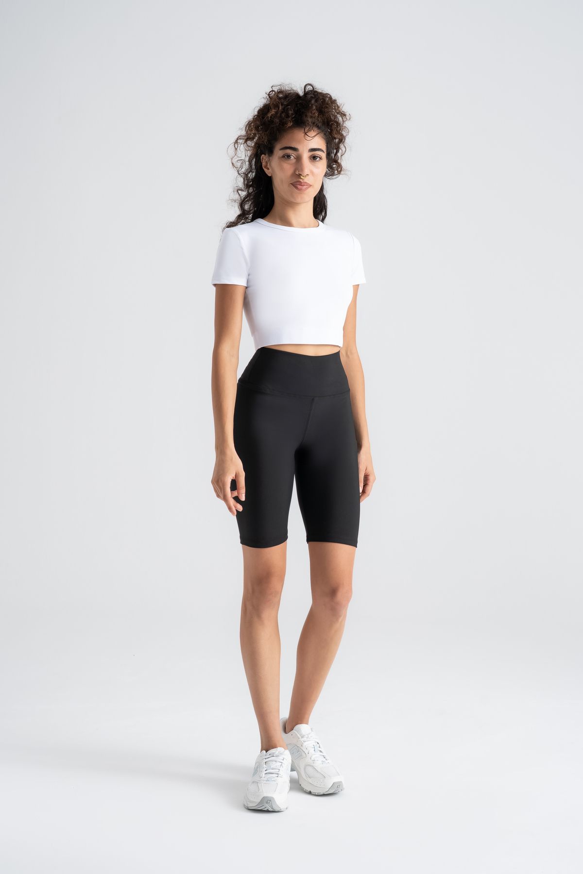 Leggfly Kadın Kısa Spor Tayt Siyah Yüksek Bel Toparlayıcı İç Göstermeyen Slim Fit