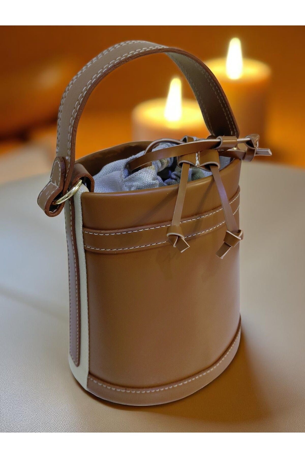 TUBAG SHOP KOVA MODEL KAHVERENGİ AĞZI BÜZGÜLÜ KADIN EL VE OMUZ ÇANTASI