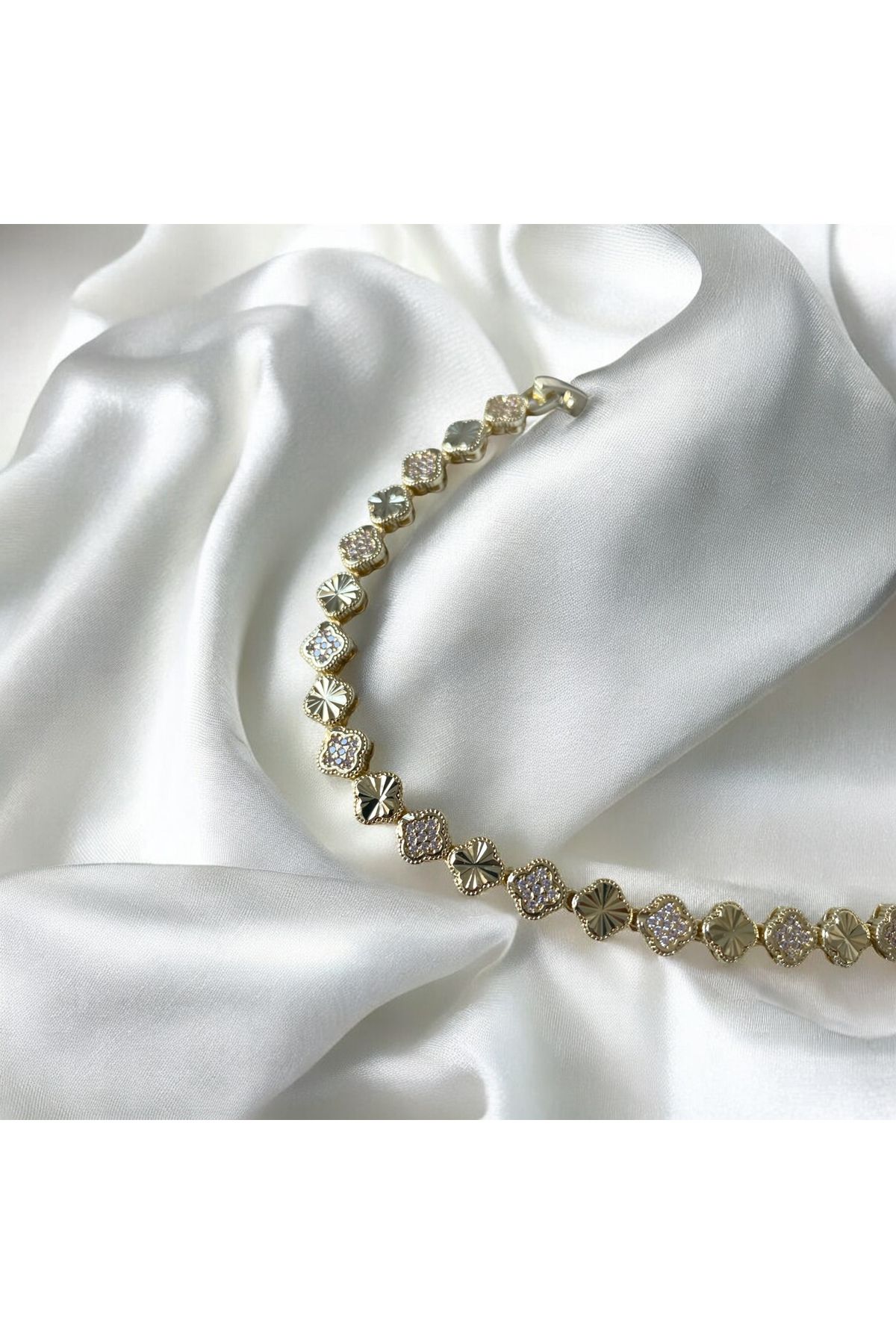 RAYM ACCESSORIES MİNİMAL YONCA BİLEKLİK