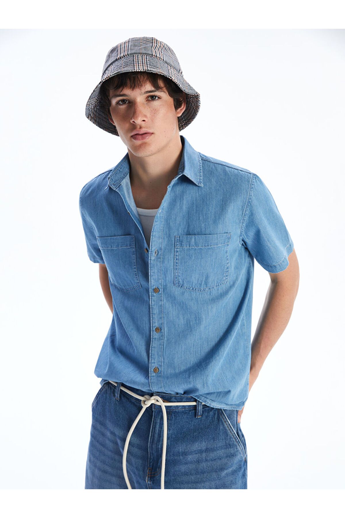LC Waikiki LCW Regular Fit Kısa Kollu Erkek Jean Gömlek