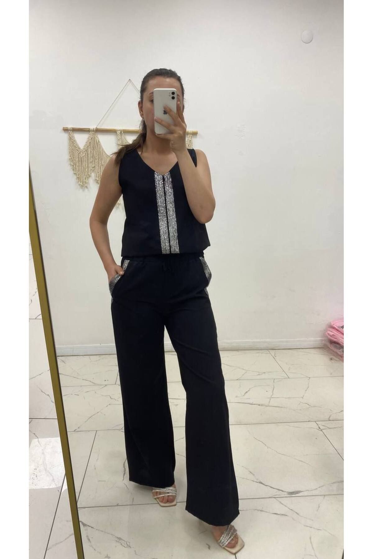 Maison La Femme Kadın Pullu V Yaka Bluz Bol Paça Pantolon