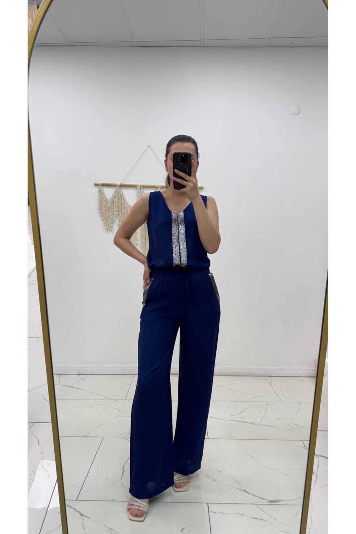 Maison La Femme Kadın Pullu V Yaka Bluz Bol Paça Pantolon