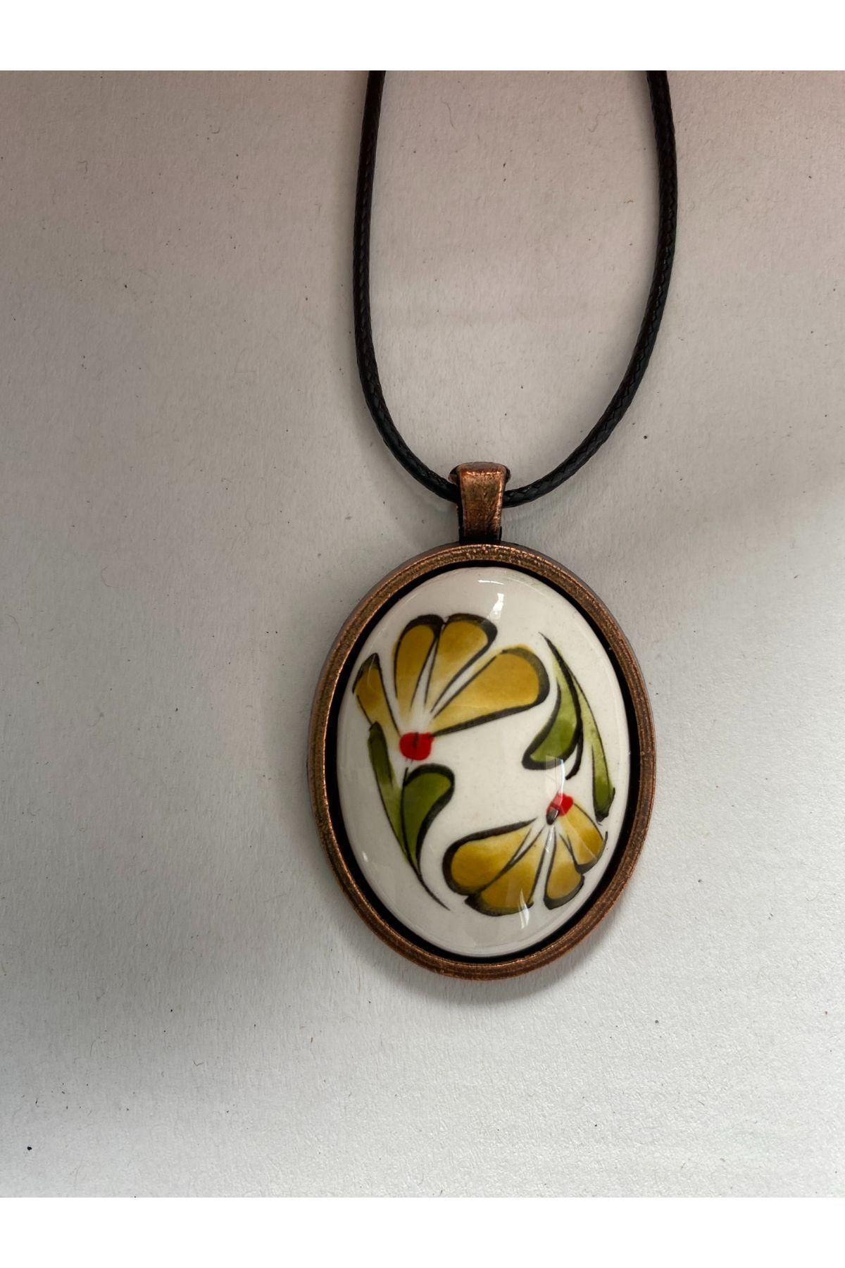 HEDİYEM EVİME İznik Çini Kolye Sarı Çiçekli Model El Boyaması Deri İpli