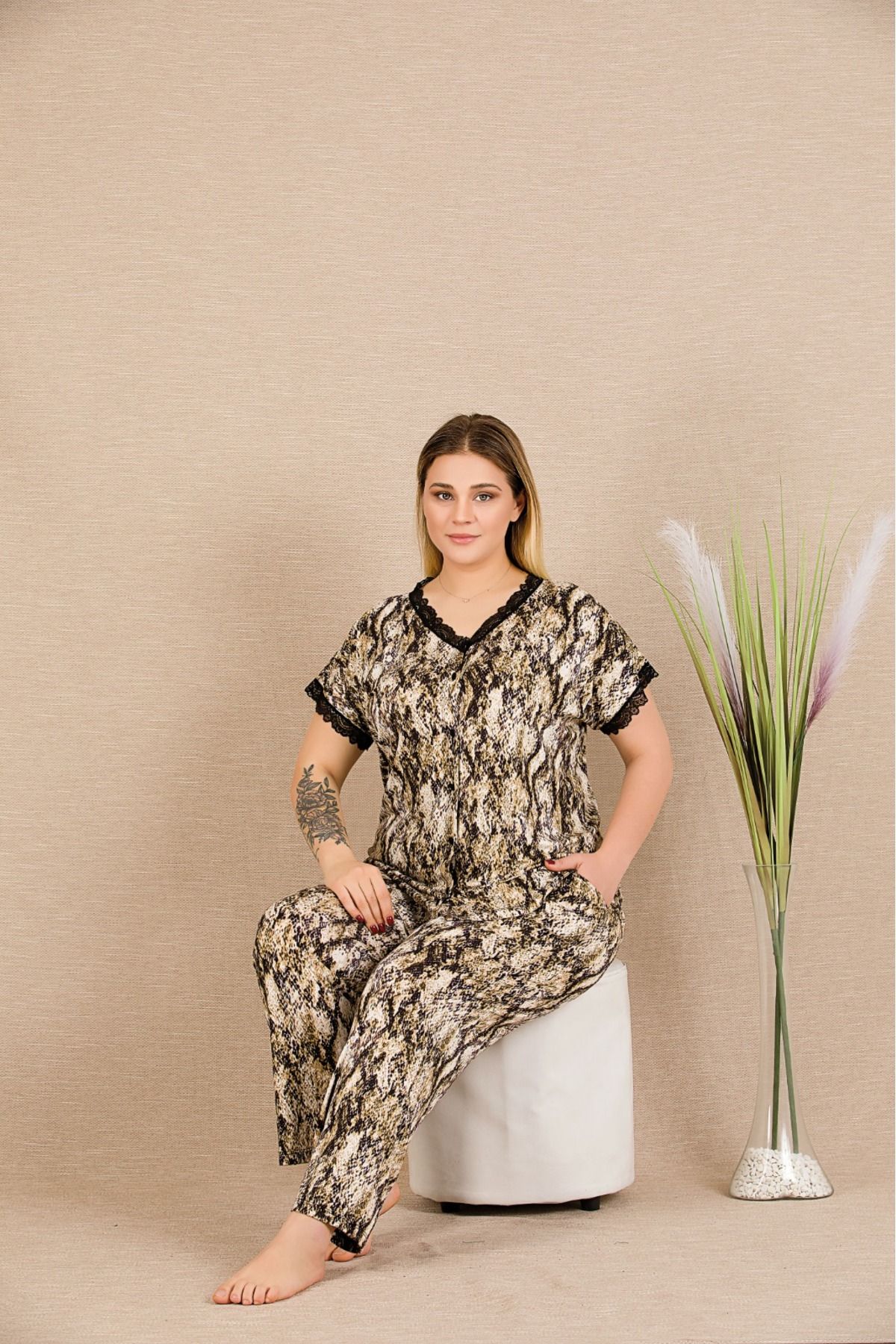 Lady Lingerie Kısa Kollu,V Yakalı,Battal Beden Kadın Pijama Takımı