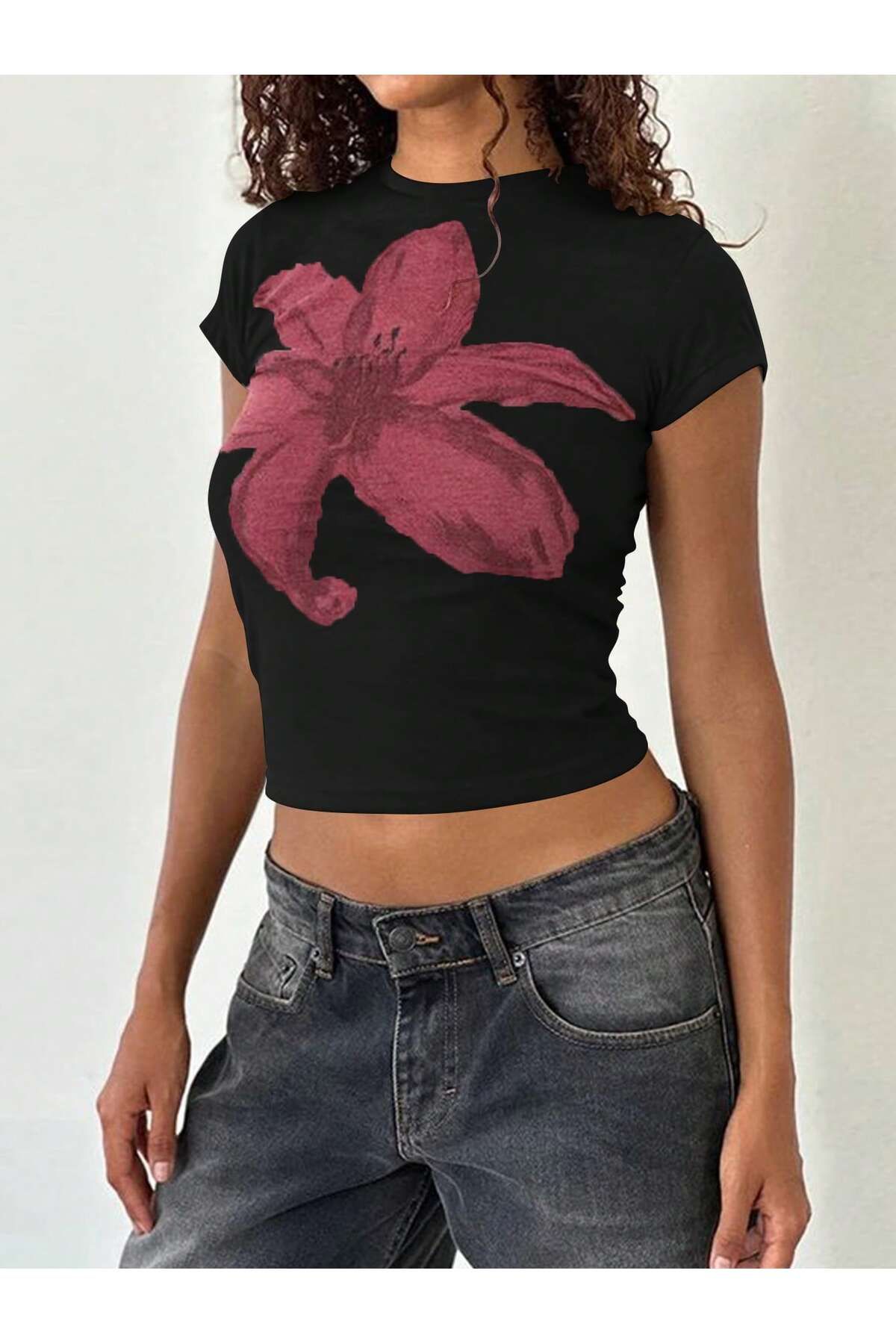 JANSO GROUP - KADIN KISA KOLLU CROP TSHIRT BASKILI COWBOY PAMUKLU PENYE KUMAŞ