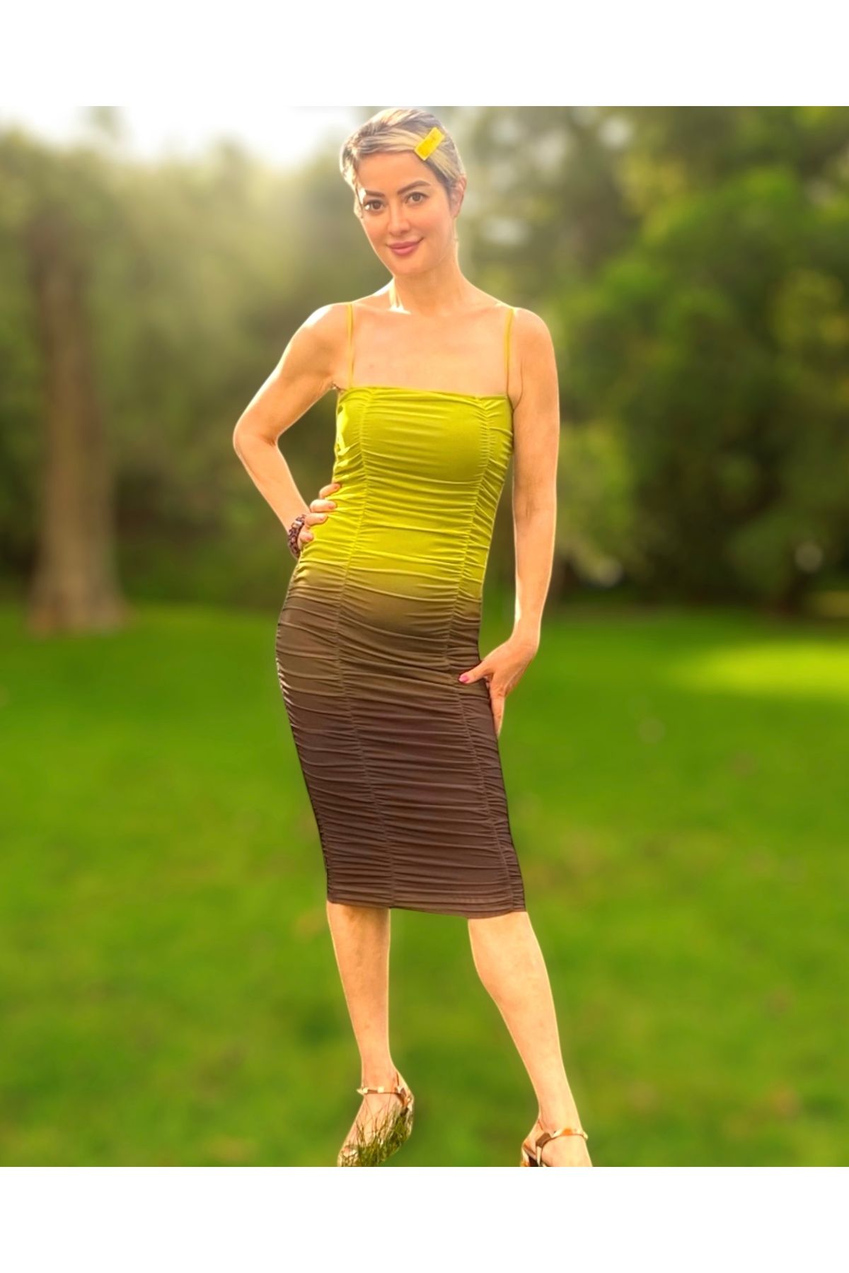 FOREVER UNIQUE DEGRADE RENKLİ İNCE ASKILI MİDİ ESNEK TÜL BODYCON ELBİSE