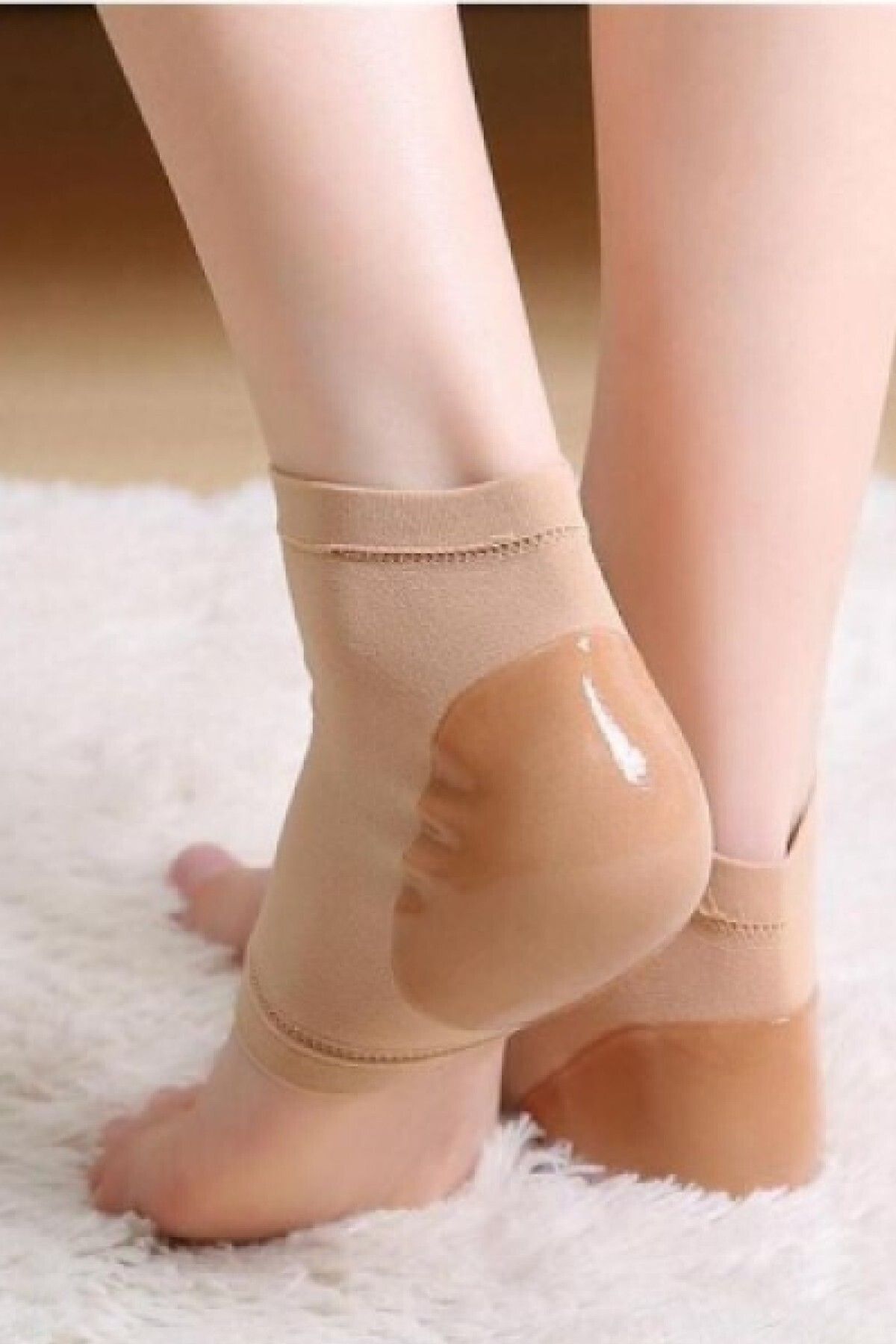 AboutThePerfect Yumuşak ve pürüzsüz ayaklar için silikon nemlendirici çorap