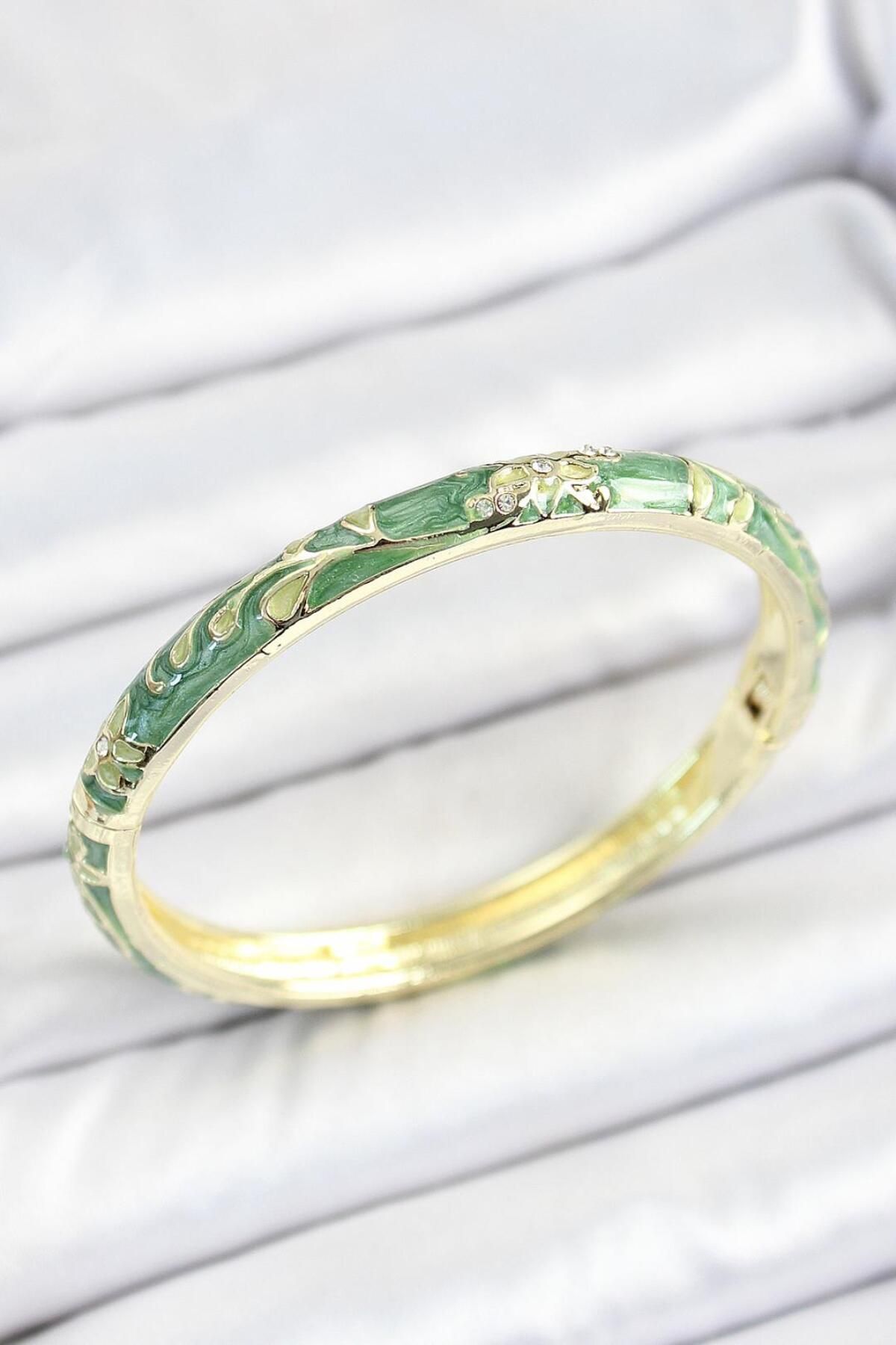 AfraBeauty Mineli 925 Ayar Paslanmaz Çelik Zirkon Taşlı Yeşil Çiçek Desenli Gold Renk Kadın Kelepçe