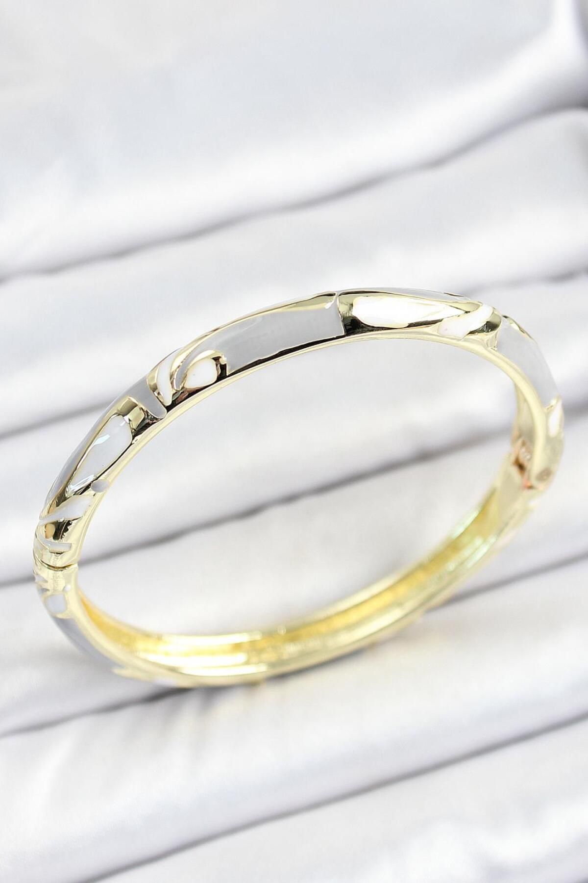 AfraBeauty Mineli 925 Ayar Paslanmaz Çelik Gri Beyaz Desenli Gold Renk Kadın Kelepçe
