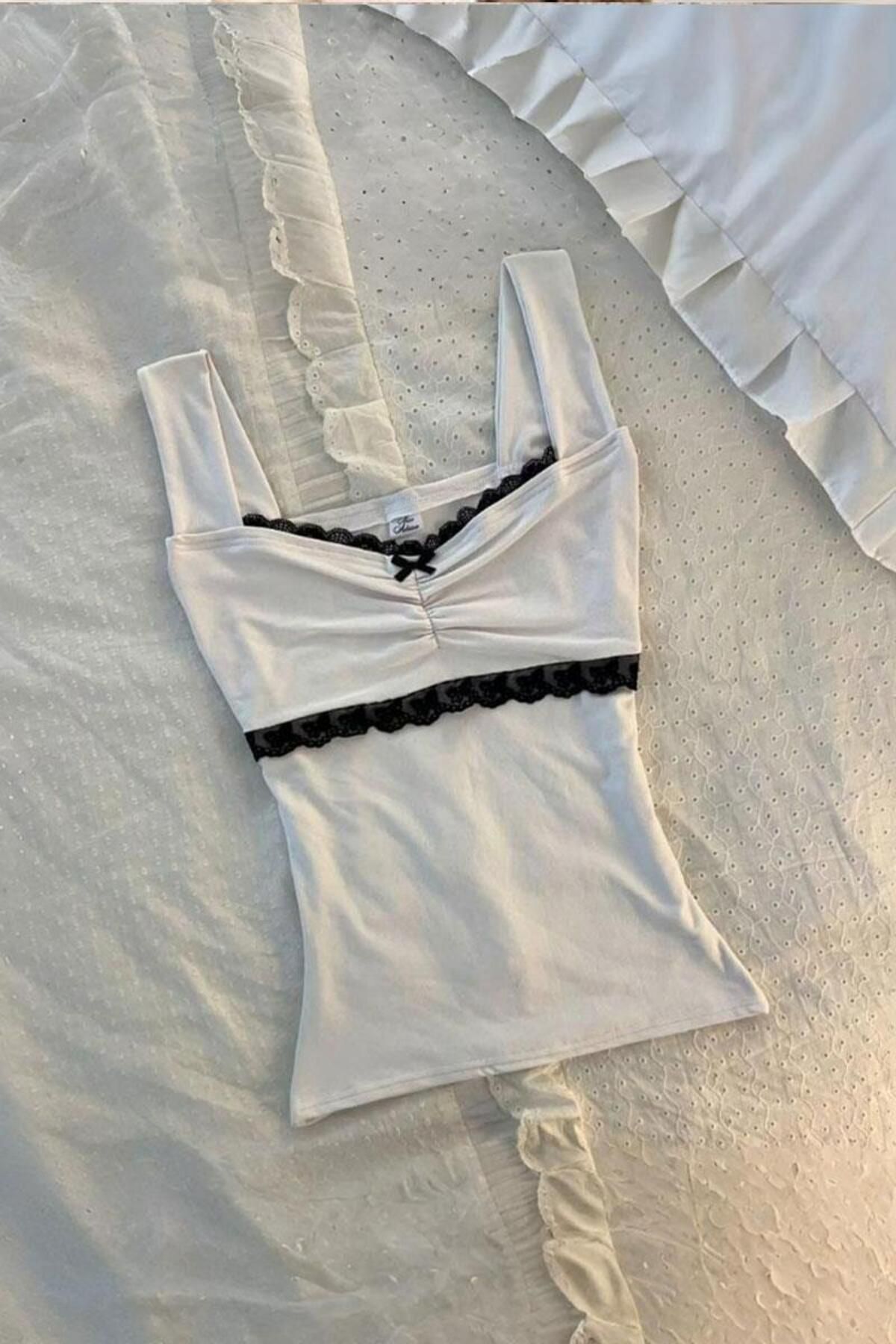 Pop Giyim Dantel Yaka Kurdele Detaylı Vintage Style Askılı Bluz