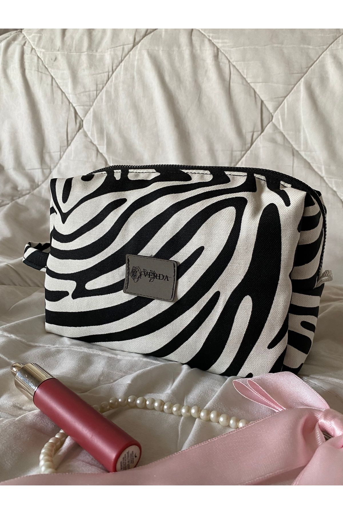 verda shop siyah beyaz zebra desenli makyaj çantası