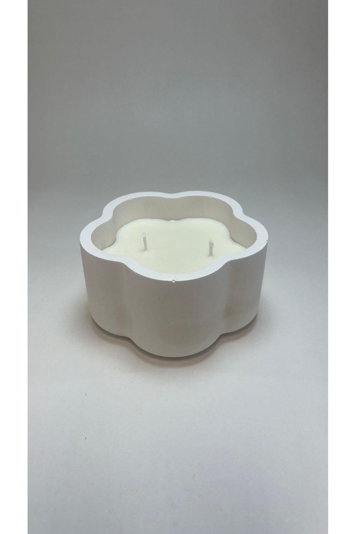 Sienna Candle Kapaklı papatya şeklinde beton soya mumu