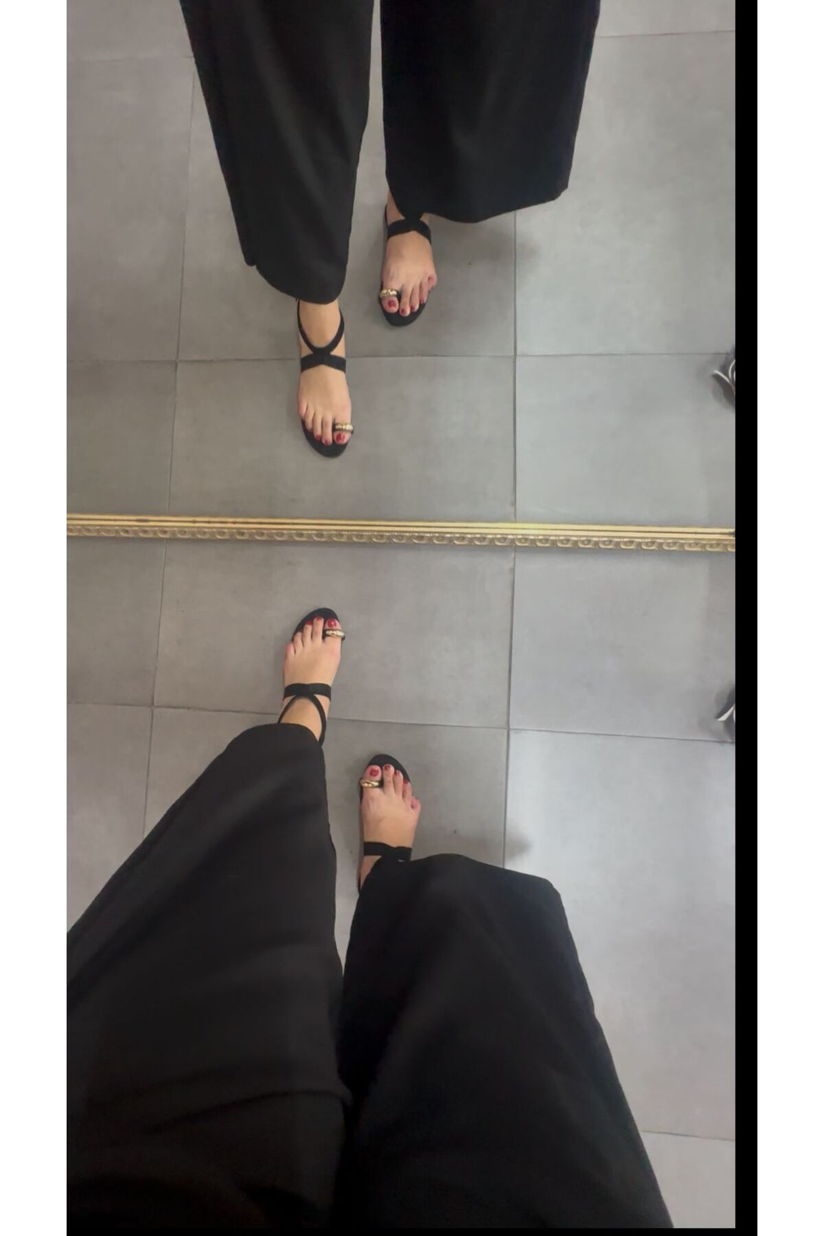 Sibel Shoes Amanda Siyah Toka Detaylı Sandalet