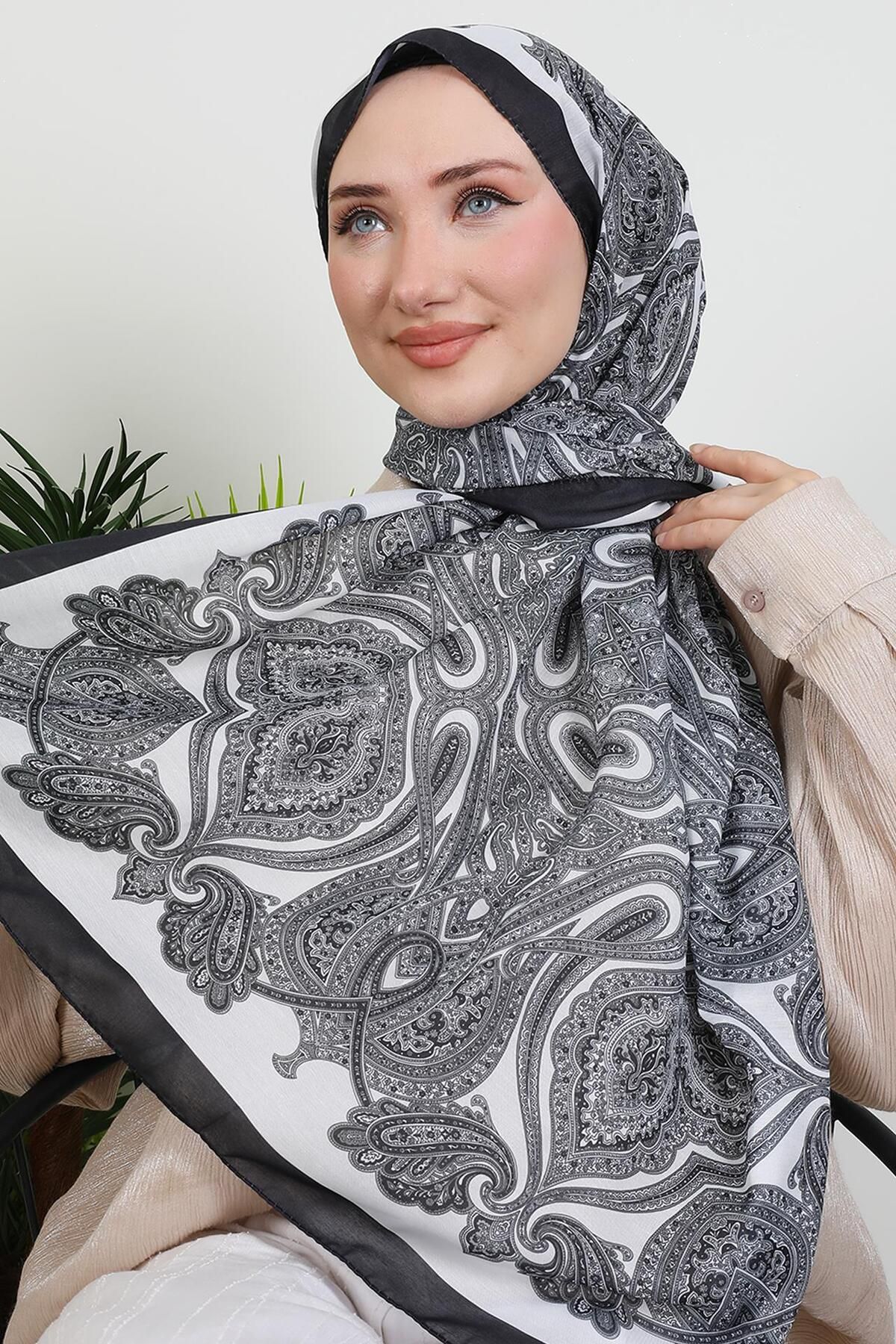 GİYZAMİLA Desenli Dijital Şal Siyah