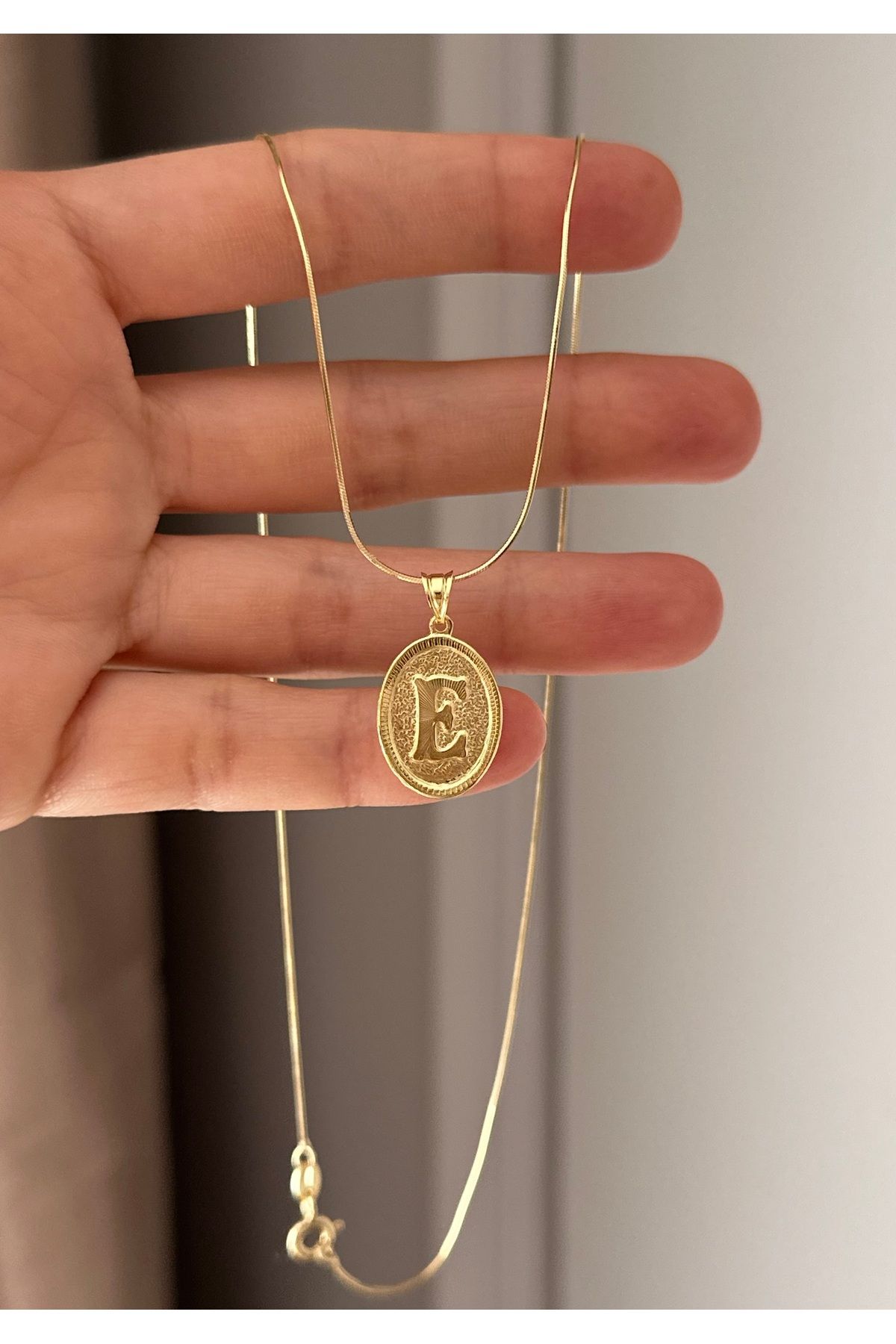 emy by emel luxury silver jewelry Altın Kaplama Nostaljik E Harfli Kolye 925 Ayar Gümüş