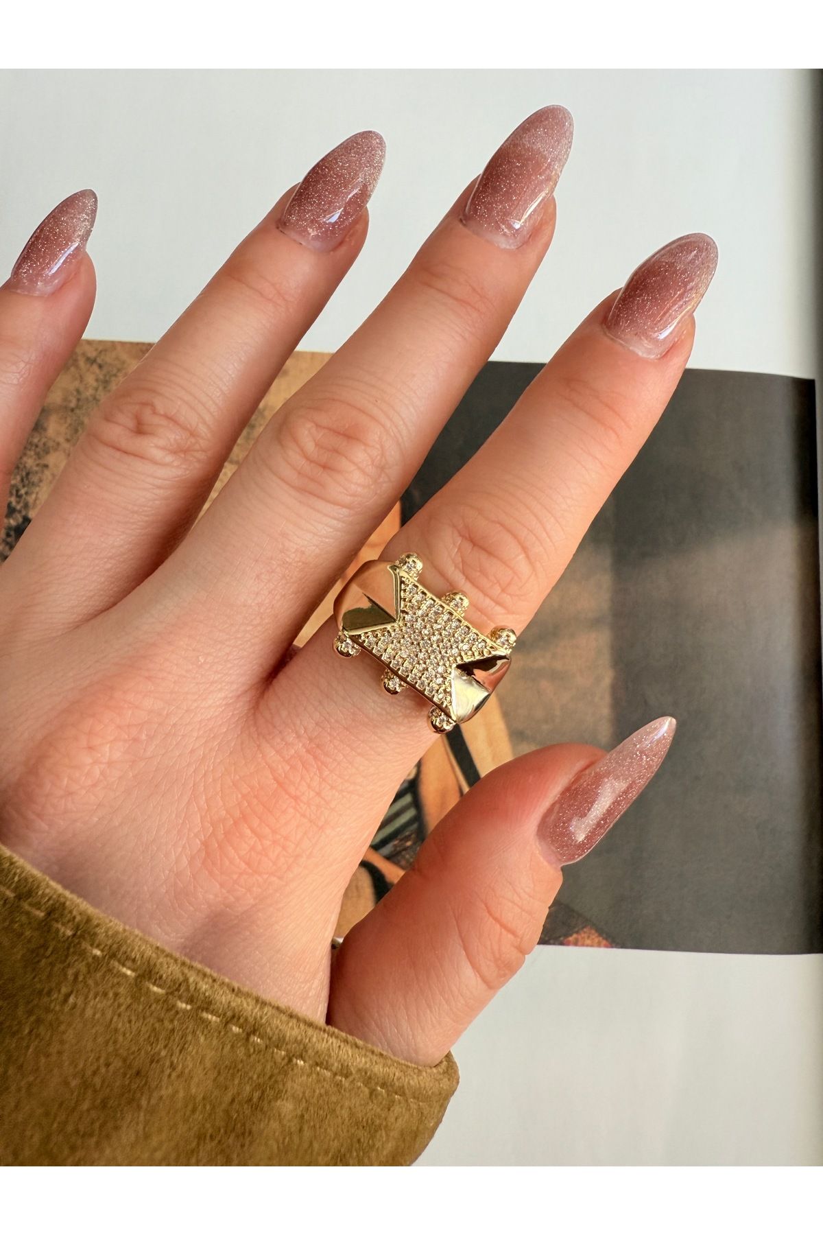 Pinery Jewels İri Boy Zirkon Taşlı Alttan Ayarlamalı Kadın Yüzük