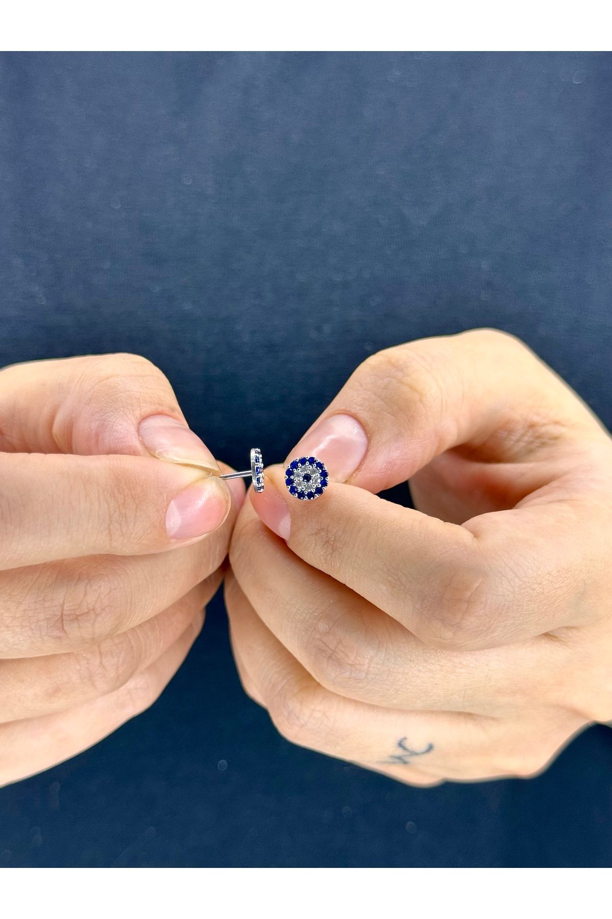 Azra Silver&Aksesuar 925 Ayar Zirkon Taşlı Yuvarlak Lacivert Nazar Küpe