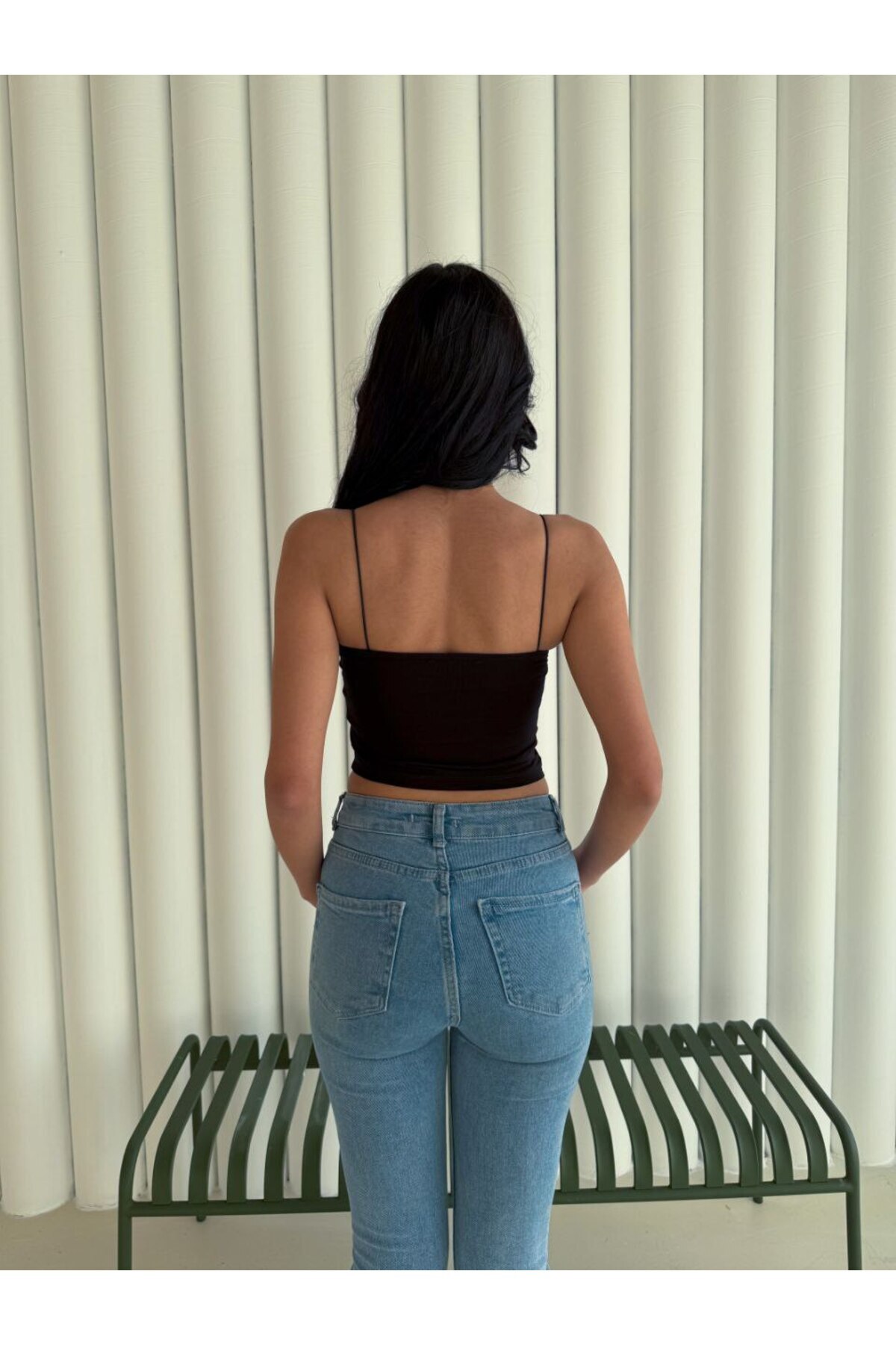 landoffashiontr  Kadın İp Askılı Crop Büstiyer Bluz Göğüs Kısmı Çift Katlı Siyah-Beyaz İkili Set - Görsel 4