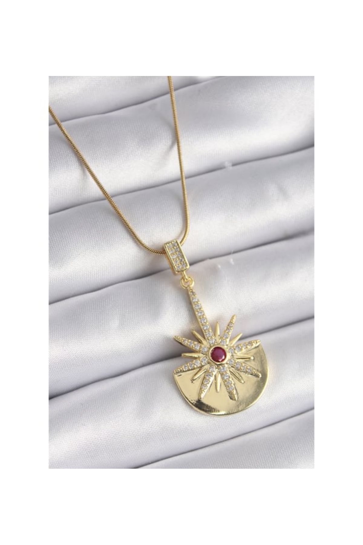 DELLS ACCESSORY Yıldız figürlü Zirkon taşlı çelik kolye