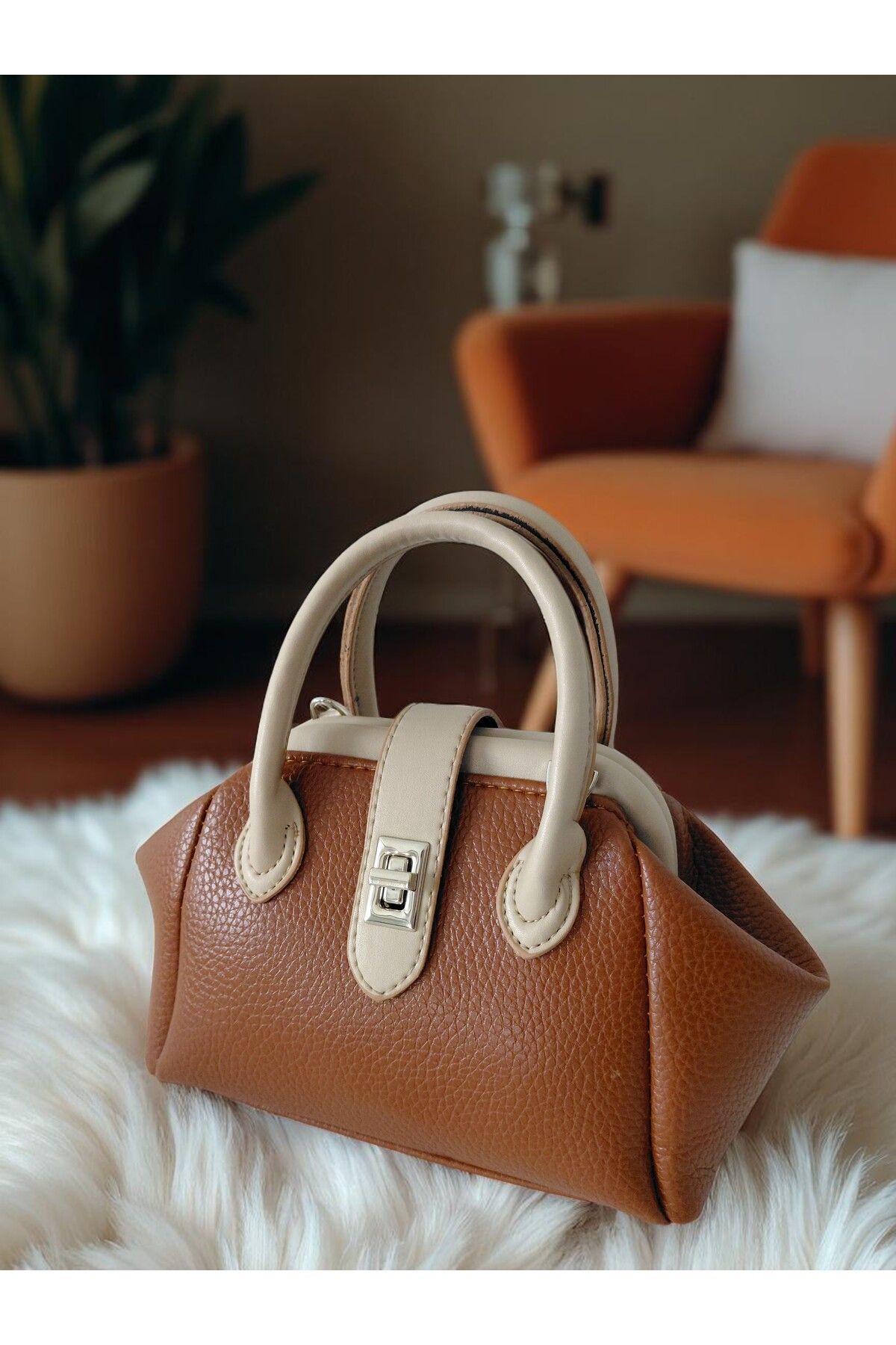 TUBAG SHOP ÇİFT RENKLİ BURS KAPAMA KİLİT TOKA DETAYLI KADIN EL VE OMUZ ÇANTASI