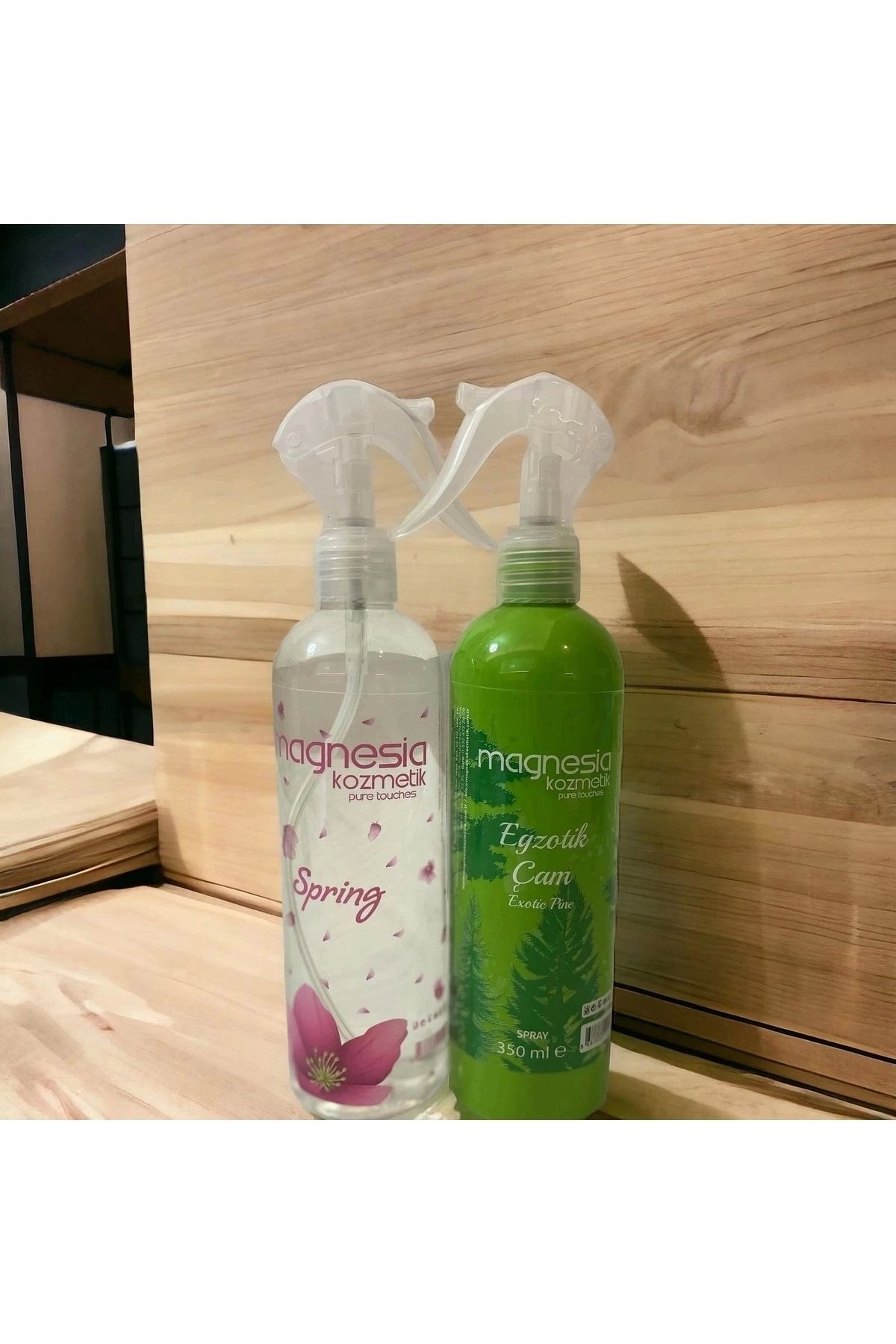 Magnesia Kozmetik Pure Touches Oda ve Ortam Spreyi Avantajlı 2'li set (Spring,Çam)