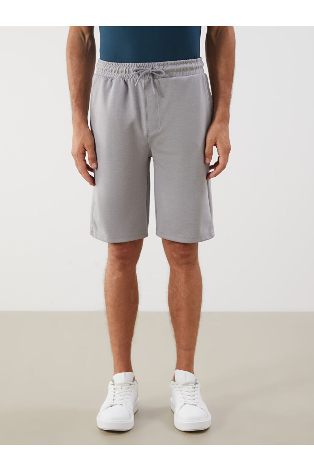 LC Waikiki-Create Your Style from Uzg Store |   Standard Fit Men's Shorts 3