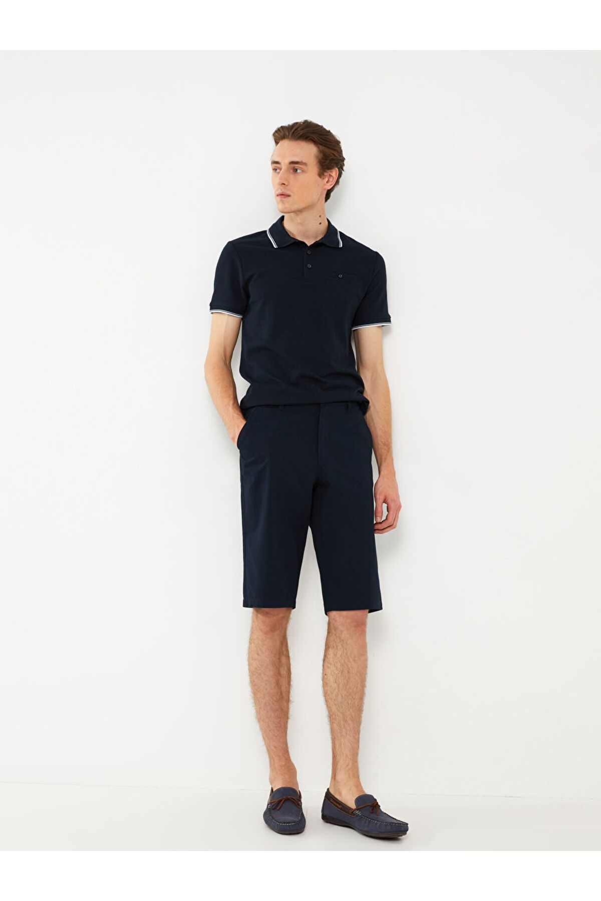 LC Waikiki Standart Kalıp Gabardin Erkek Bermuda Şort