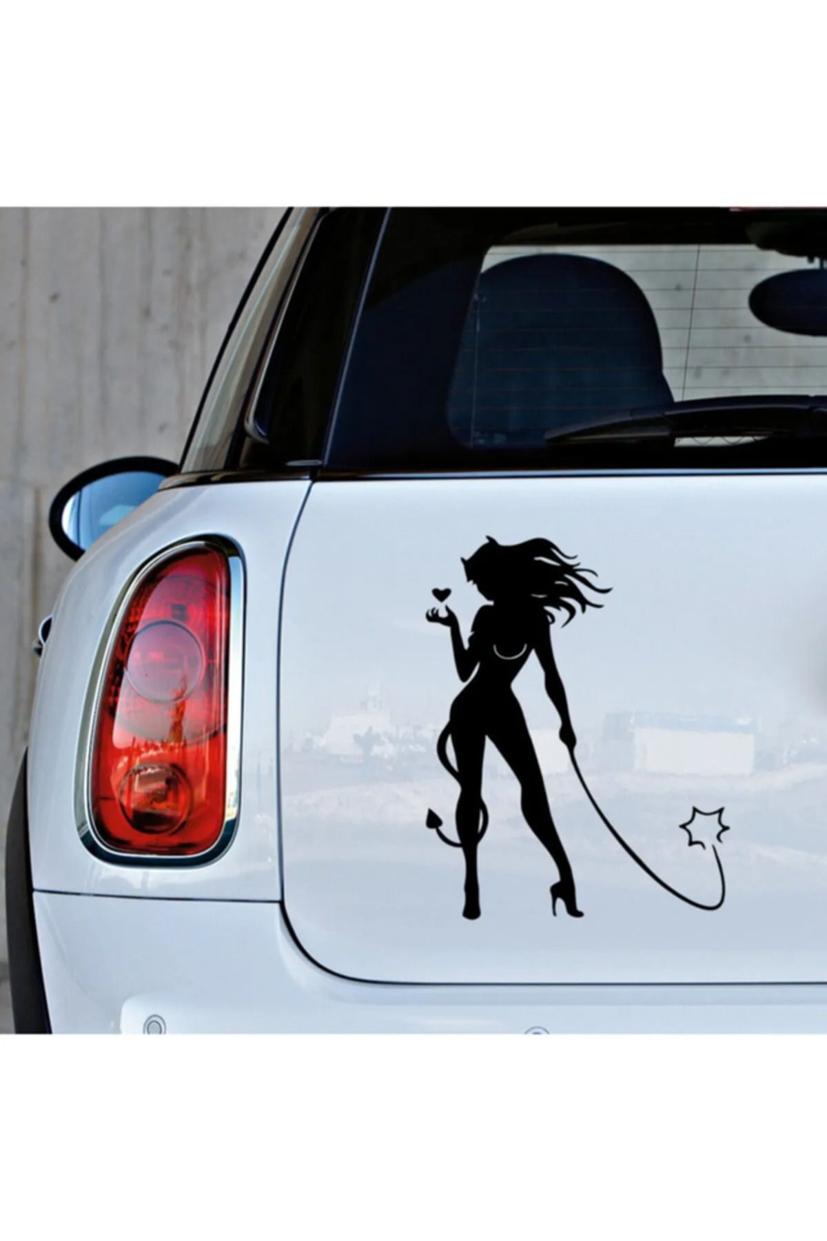 TSC Elinde Kırbaç Olan Kız Sticker Yapıştırma Etiket 25cm Siyah