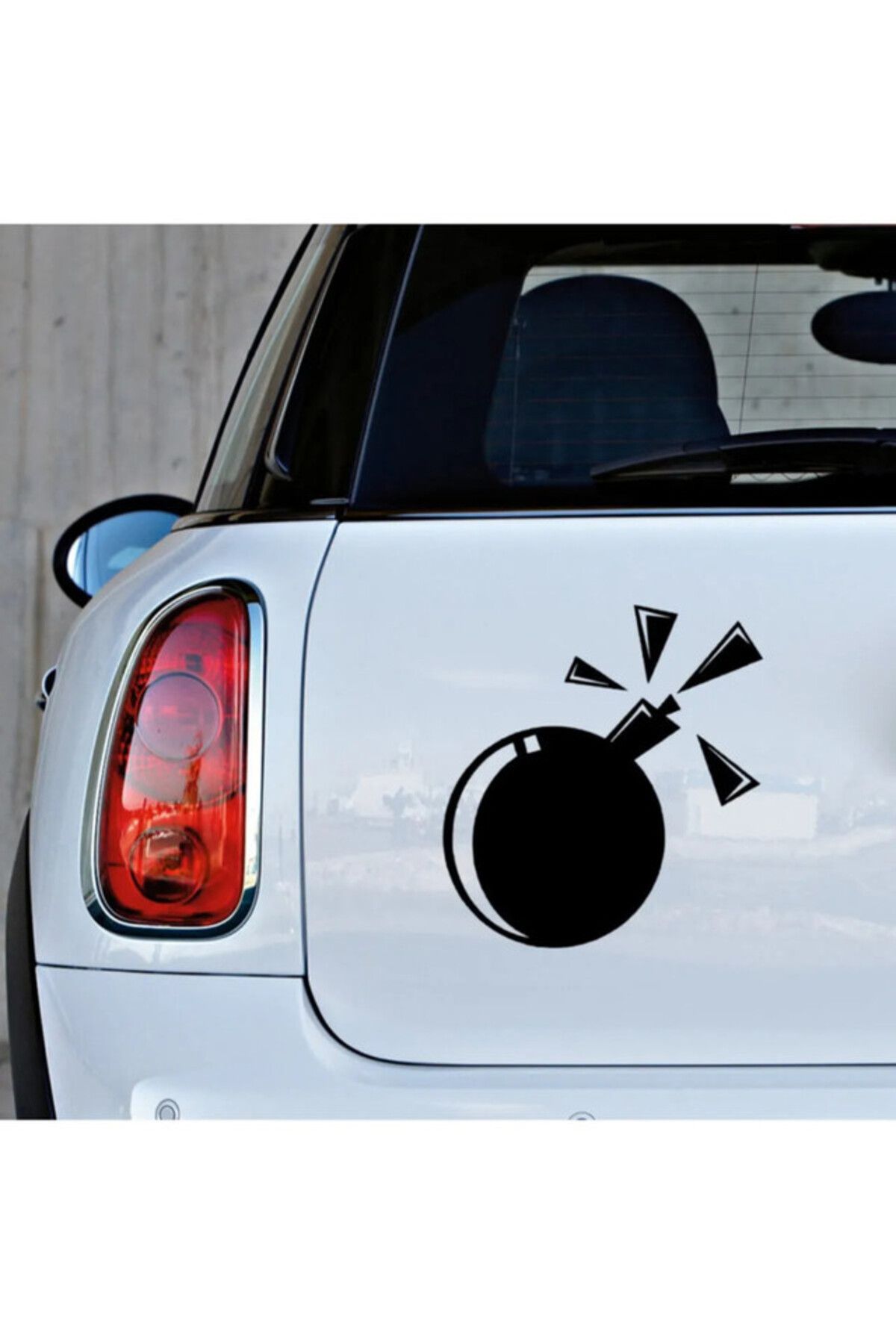 TSC Pimi Çekilmiş Patlayacak Araç Sticker 25cm - Siyah