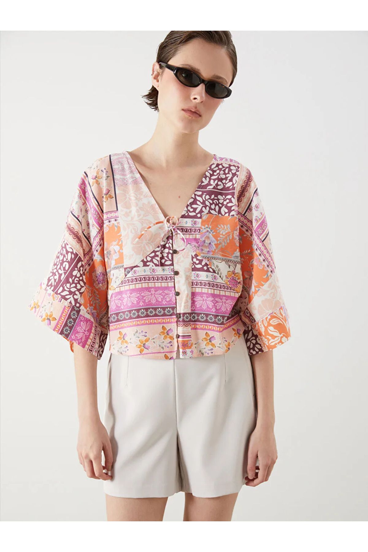 LC Waikiki LCW Vision Pembe Kruvaze Yaka Desenli Modal Karışımlı Crop Bluz