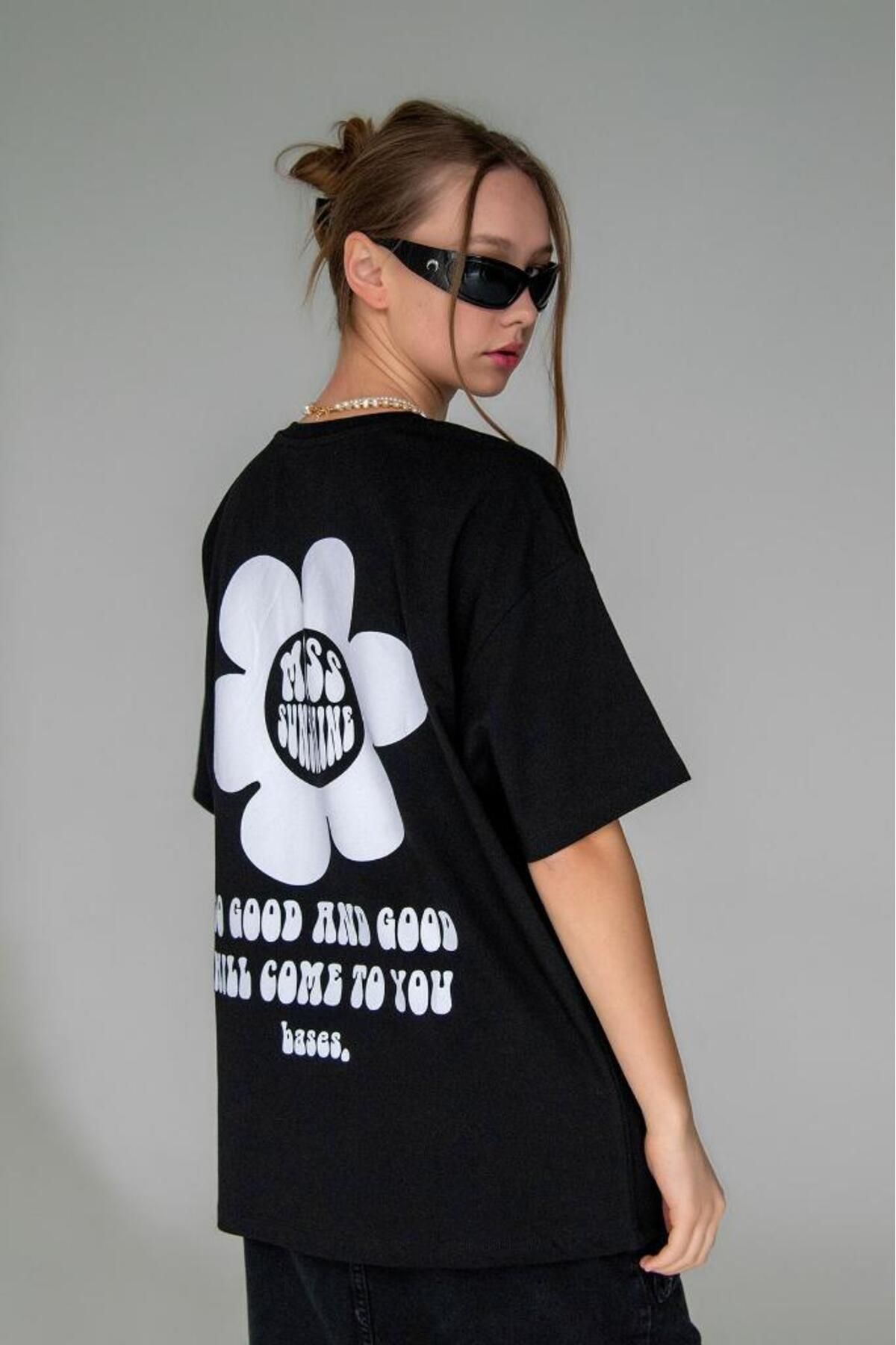 bases. Kadın Sırt Baskılı Bisiklet Yaka Oversize T-shirt
