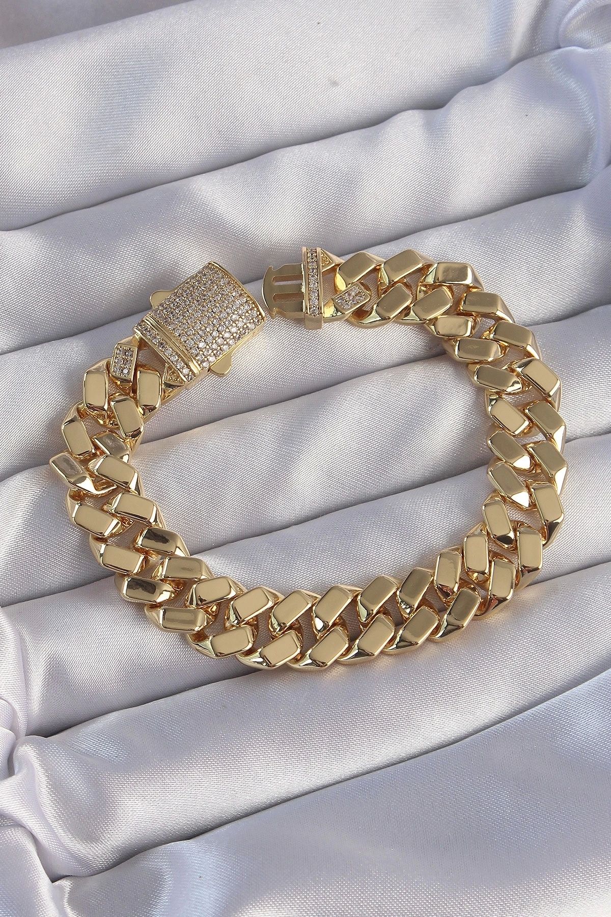 Clariss Vip Seri Gurmet Zirkon Taşlı Gold Renk Bileklik