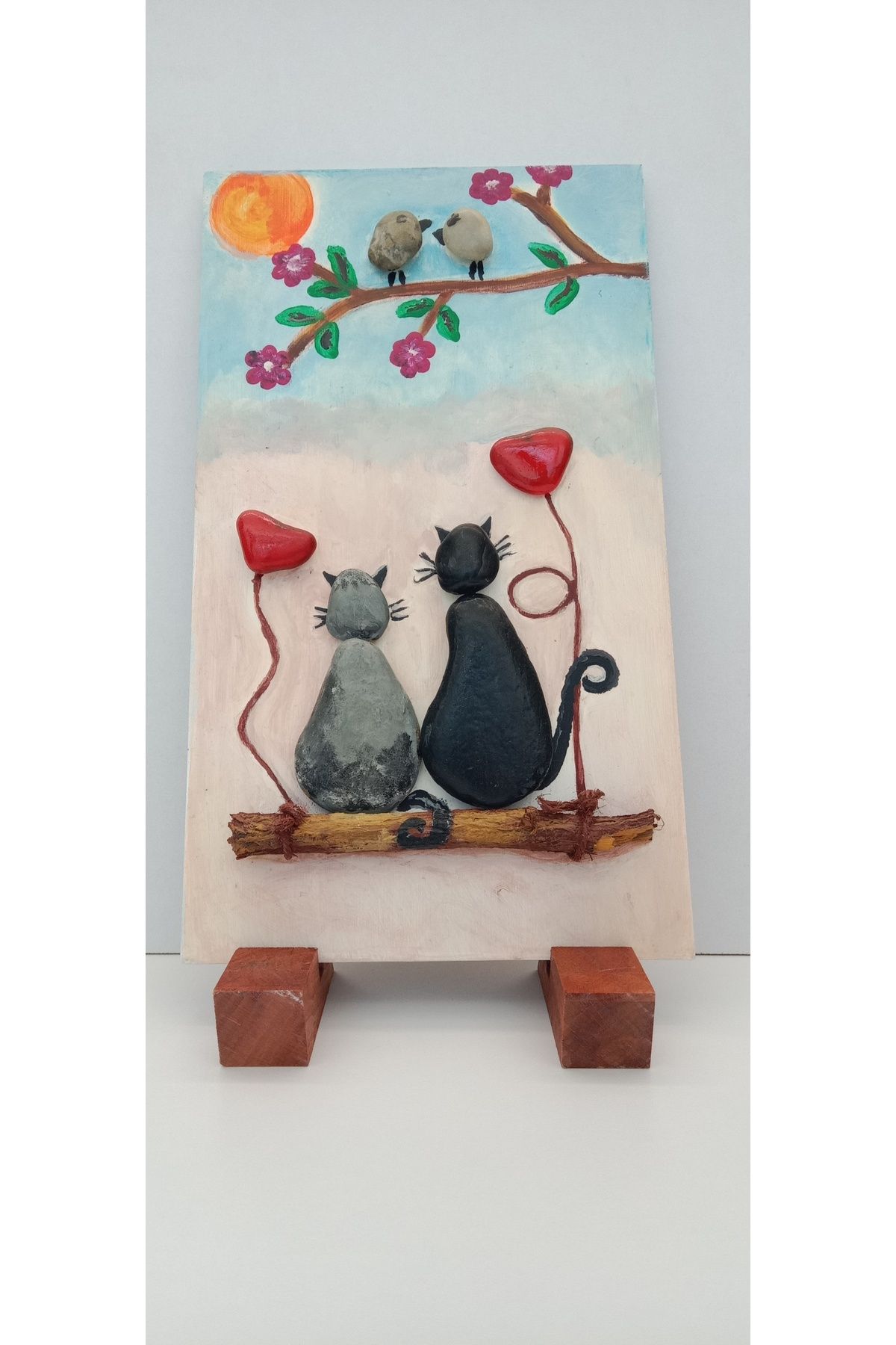 Öz .Green Art Home El Yapımı Doğal Taş mobilya aksesuarı– Aşk Temalı Kedi ve Kuş Kompozisyonu – MDF 17x30 cm