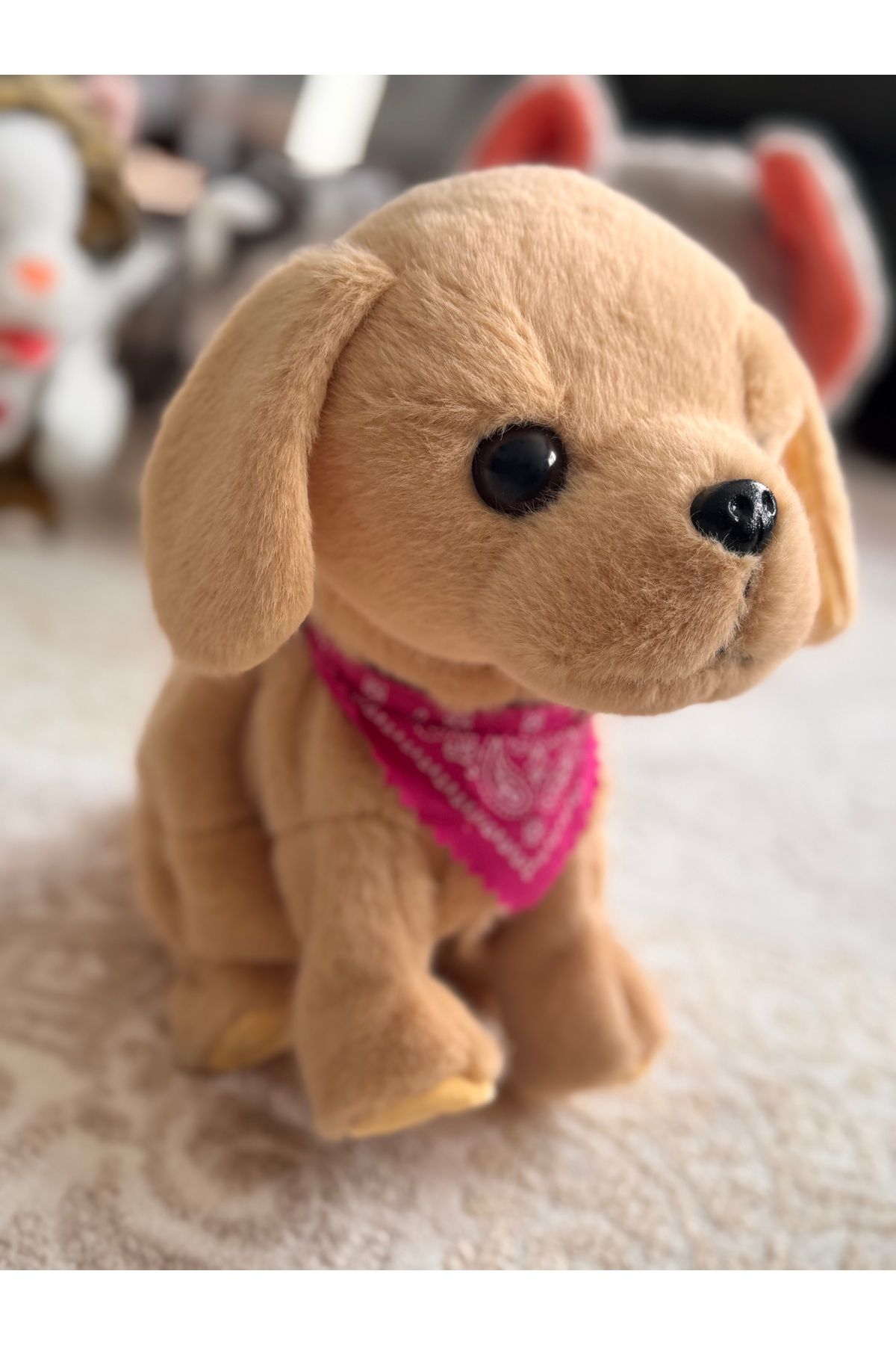 ROZY Havlayan yürüyen peluş köpek