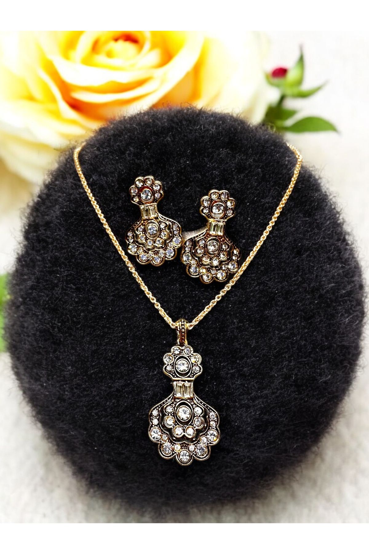 FUYA JEWELLERY Baget Taş Detaylı Elmas Montür Kolye, Küpe Set